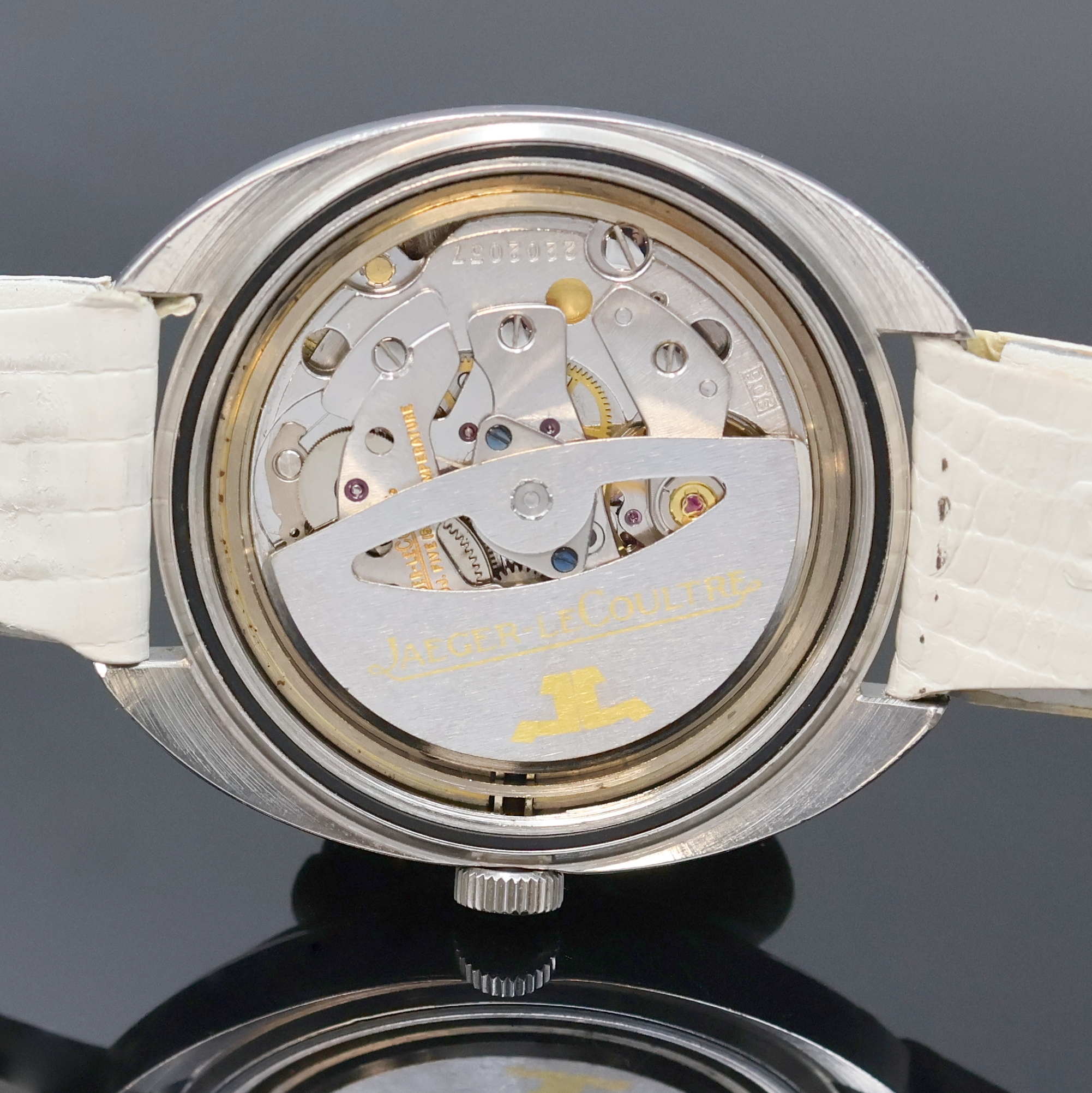Detail f: Jaeger-LeCoultre Chronometre Referenz 24002-42seltene Herrenarmbanduhr in Stahl, Schweiz um 1975, Automatik, unpoliertes Geh., verschr. Boden bez. ...