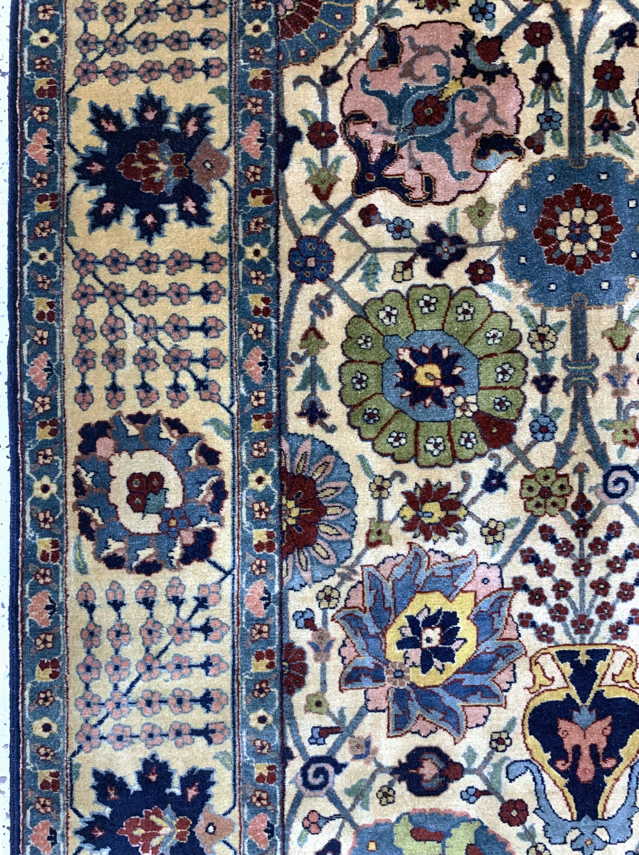 Detail d: Täbriz Kork fein Persien, signiert"Ghalibafie Ghanadi", um 1920-1930, Korkwolle auf Baumwolle, ca. 305 x 225 cm, EHZ: 1-2, (fachkundig ...