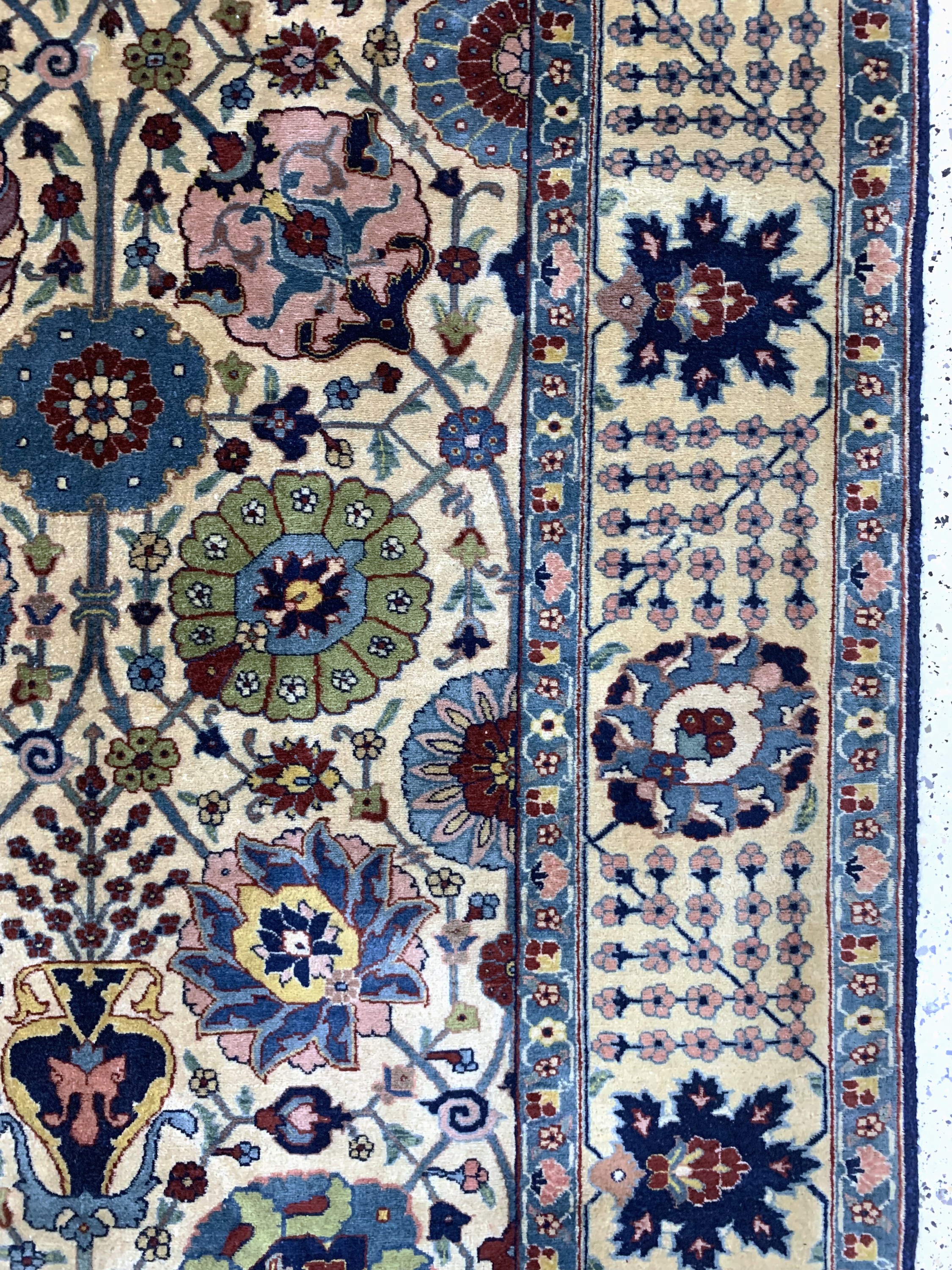 Detail f: Täbriz Kork fein Persien, signiert"Ghalibafie Ghanadi", um 1920-1930, Korkwolle auf Baumwolle, ca. 305 x 225 cm, EHZ: 1-2, (fachkundig ...