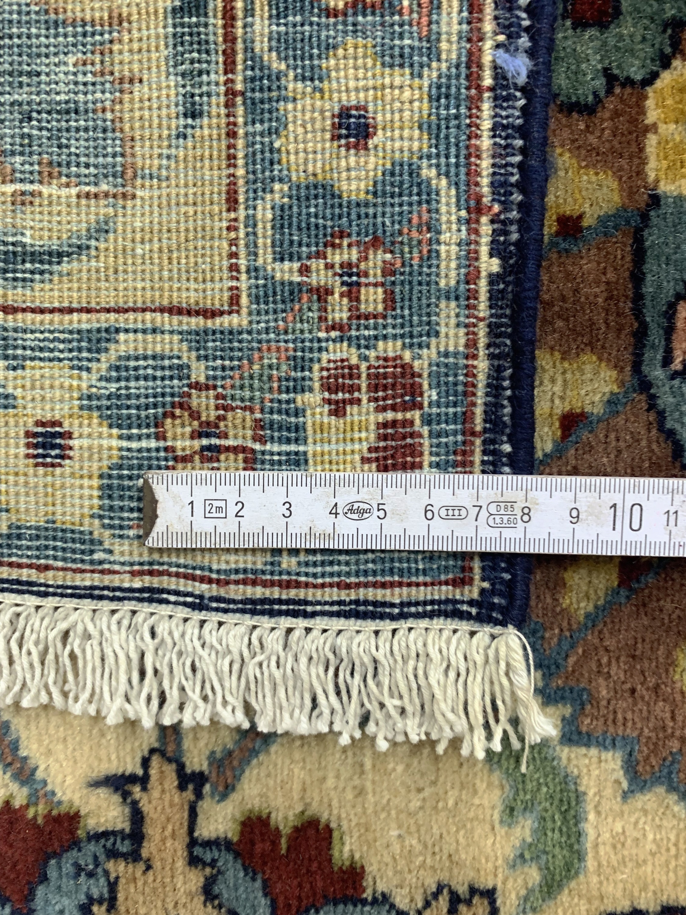 Detail l: Täbriz Kork fein Persien, signiert"Ghalibafie Ghanadi", um 1920-1930, Korkwolle auf Baumwolle, ca. 305 x 225 cm, EHZ: 1-2, (fachkundig ...