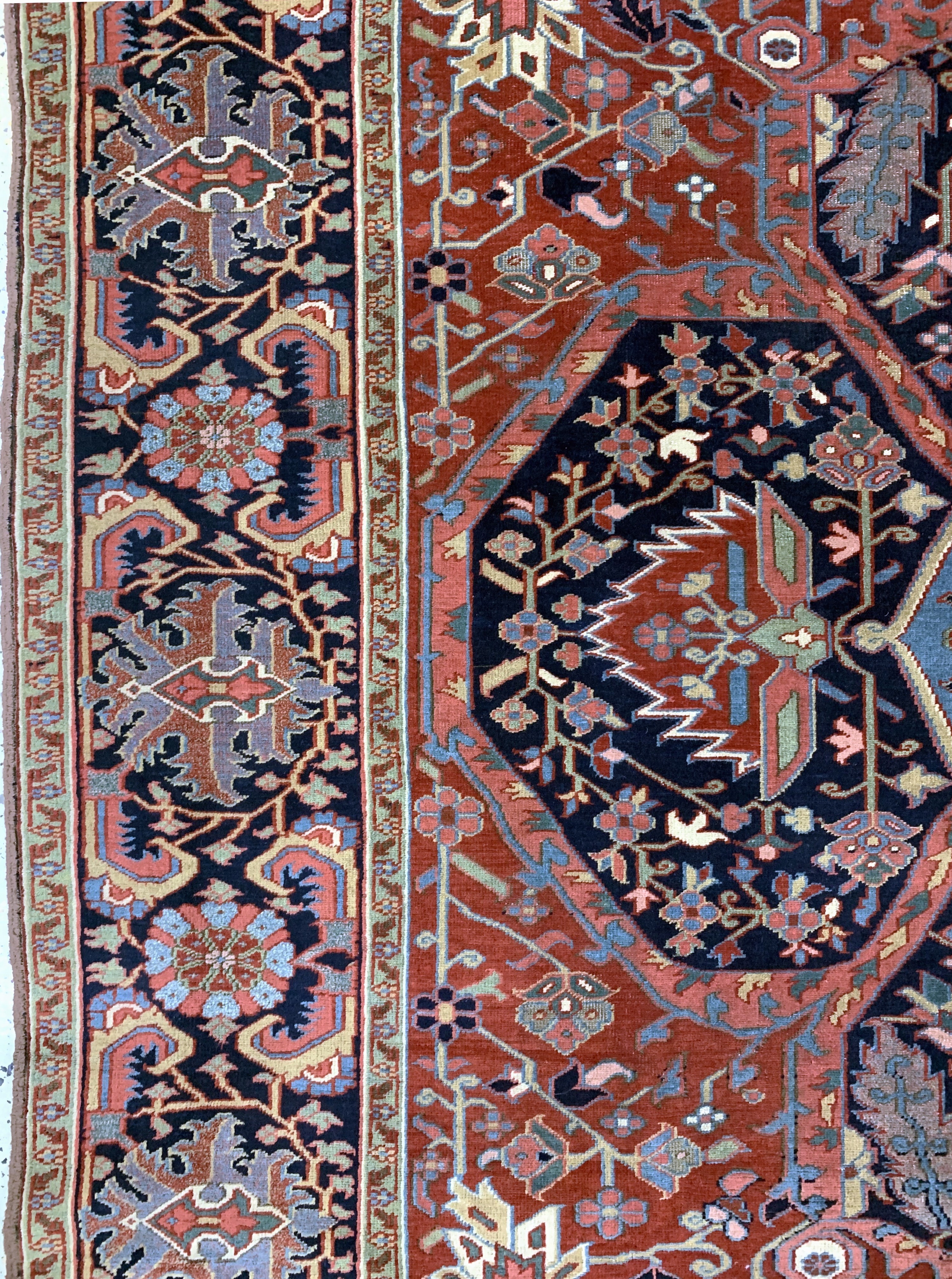 Detail e: Heriz"Sharabian"antik Persien, Sakineh-Khanoom Design, 19.Jhd, Wolle auf Baumwolle, ca. 349 x 251 cm, EHZ:(gleichmäßig dünn), ...