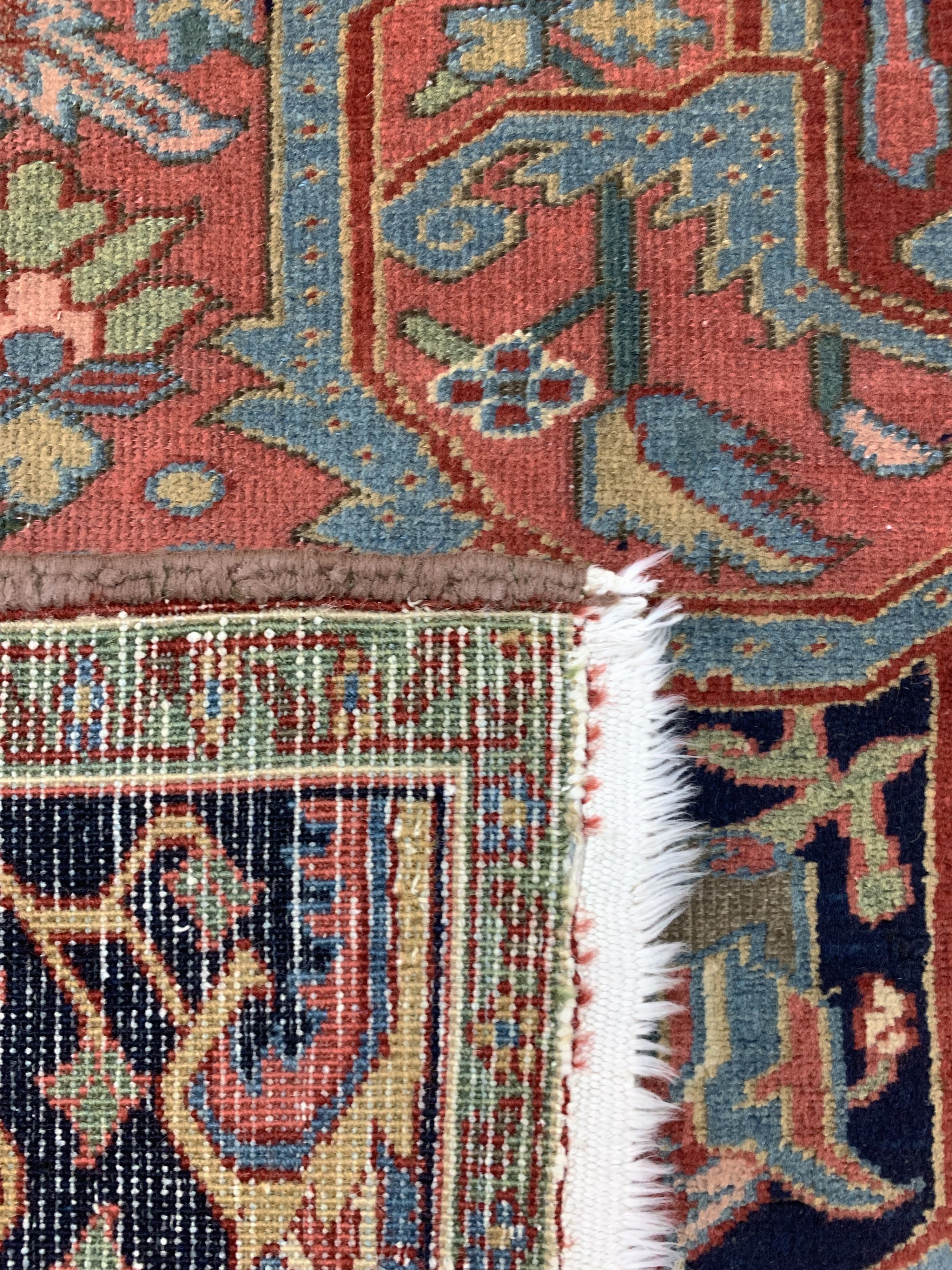 Detail k: Heriz"Sharabian"antik Persien, Sakineh-Khanoom Design, 19.Jhd, Wolle auf Baumwolle, ca. 349 x 251 cm, EHZ:(gleichmäßig dünn), ...