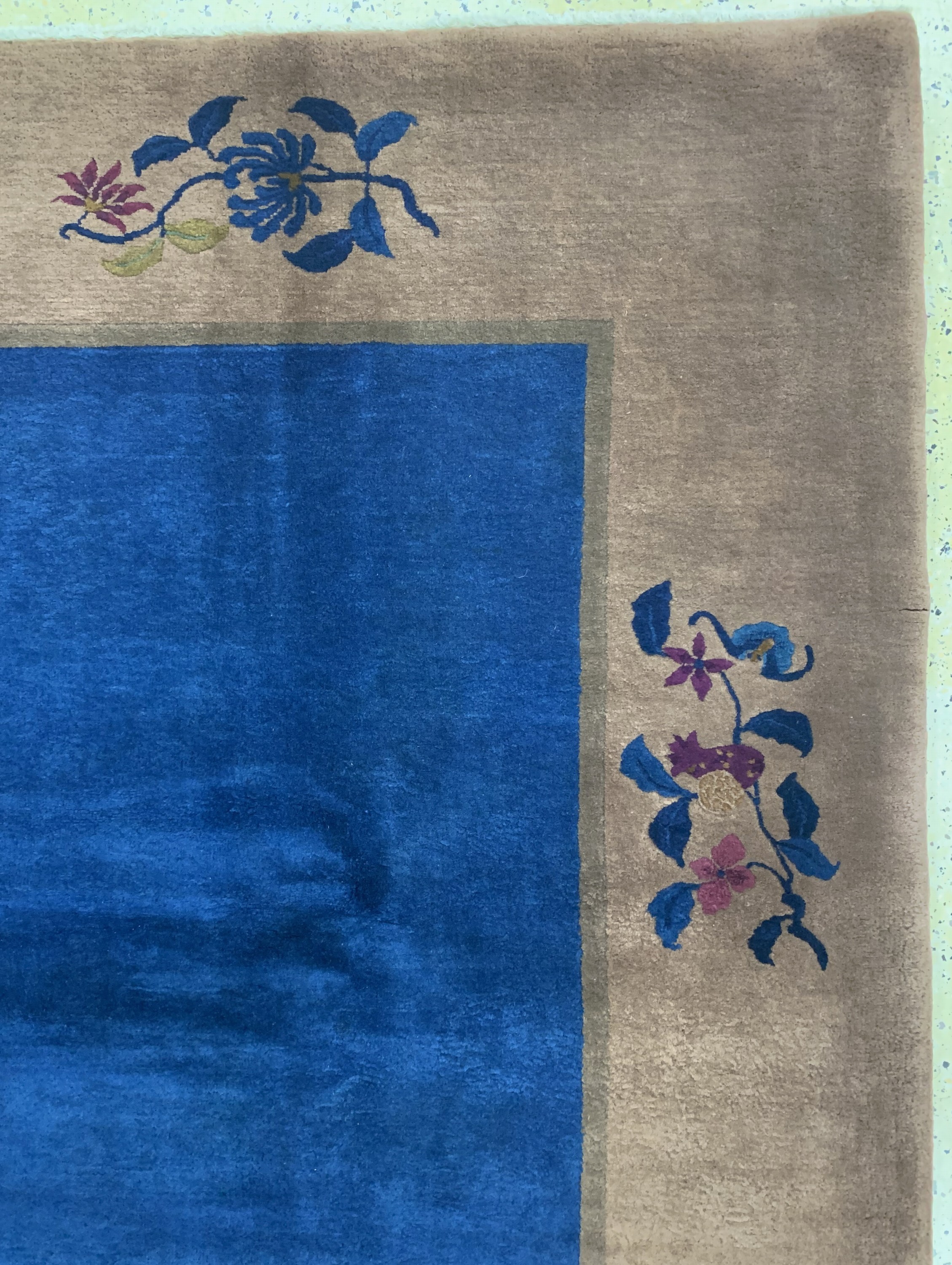 Detail e: Antiker Peking, China, um 1900, Korkwolle auf Baumwolle, ca. 345 x 250 cm, EHZ: 2, (fachkundig gereinigt)