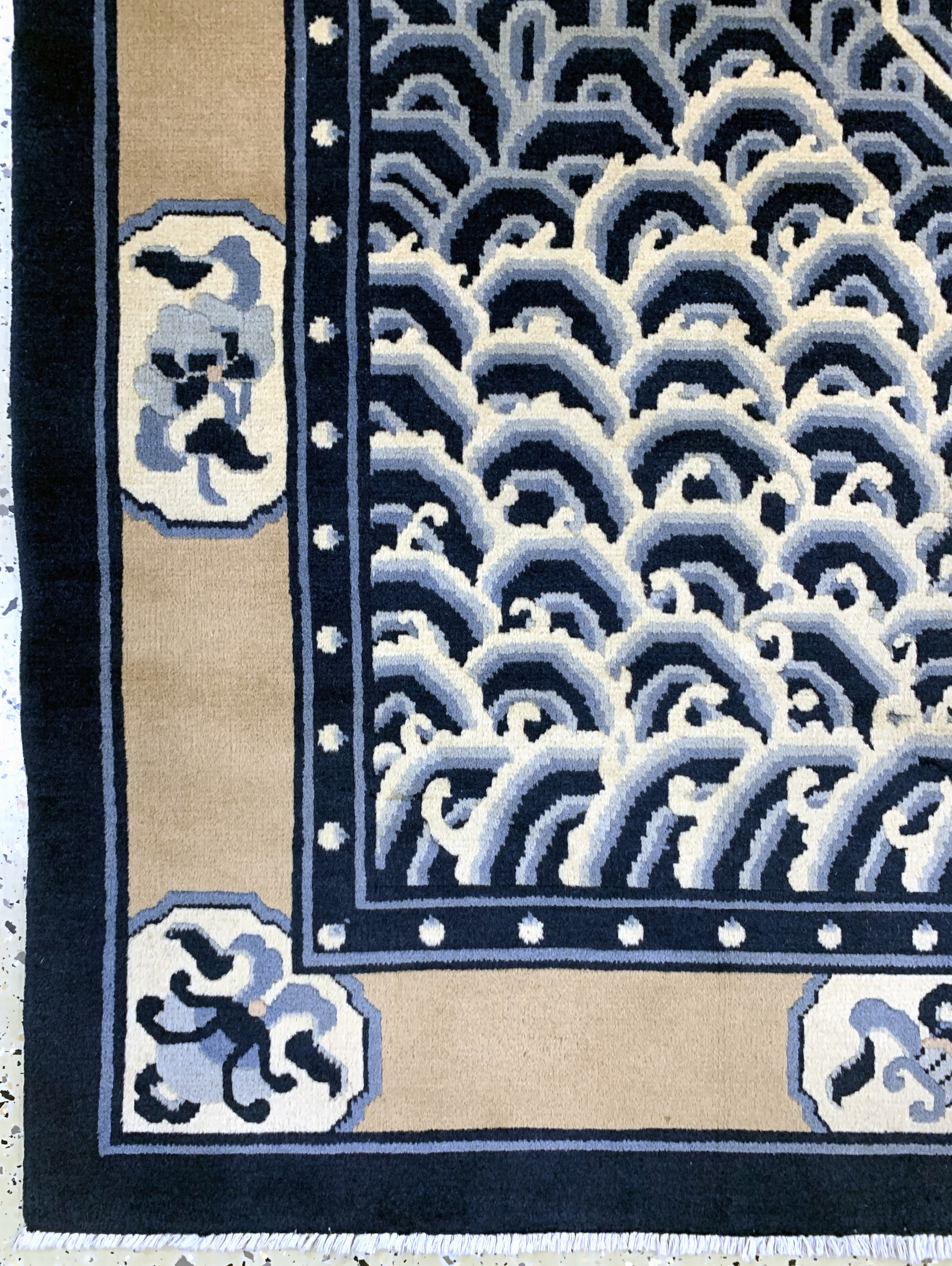 Detail b: Ning-Hsia alt, China, um 1930-1940, Wolle auf Baumwolle, ca. 245 x 167 cm, EHZ: 1-2, (fachkundig gereinigt)