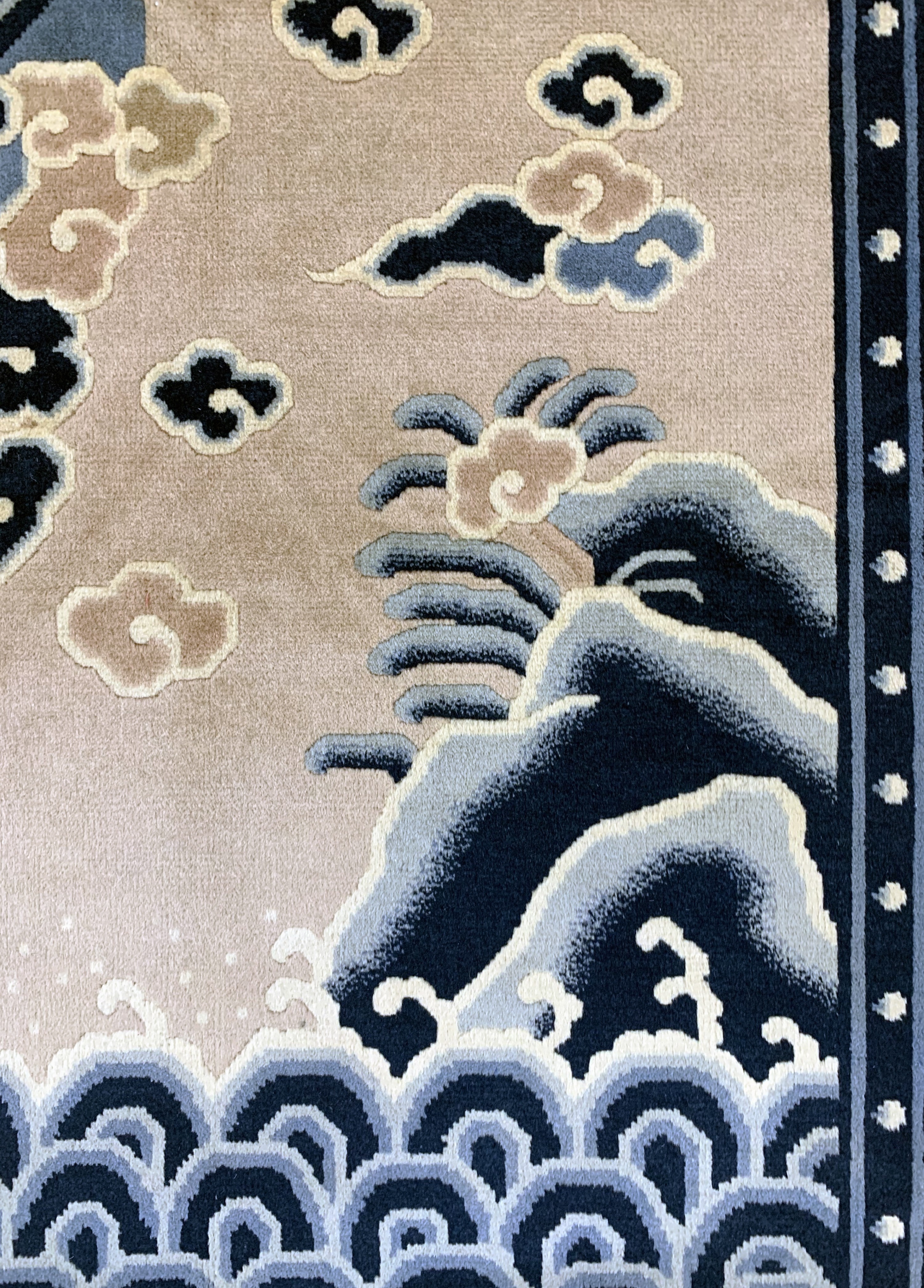Detail f: Ning-Hsia alt, China, um 1930-1940, Wolle auf Baumwolle, ca. 245 x 167 cm, EHZ: 1-2, (fachkundig gereinigt)