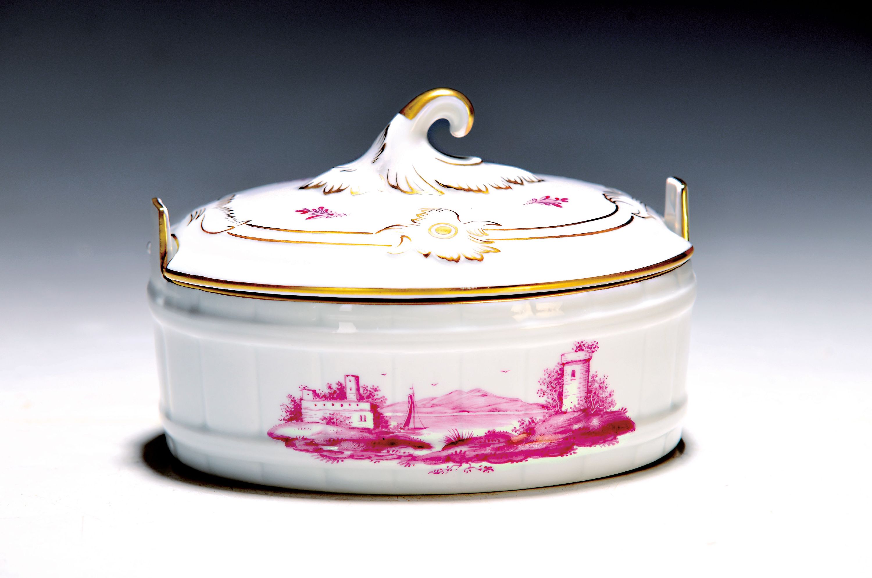 Image 27005886 - Deckeldose, Höchst, 1970/80er-Jahre, Porzellan, Goldstaffage, Camaieu-Malerei in alter ...