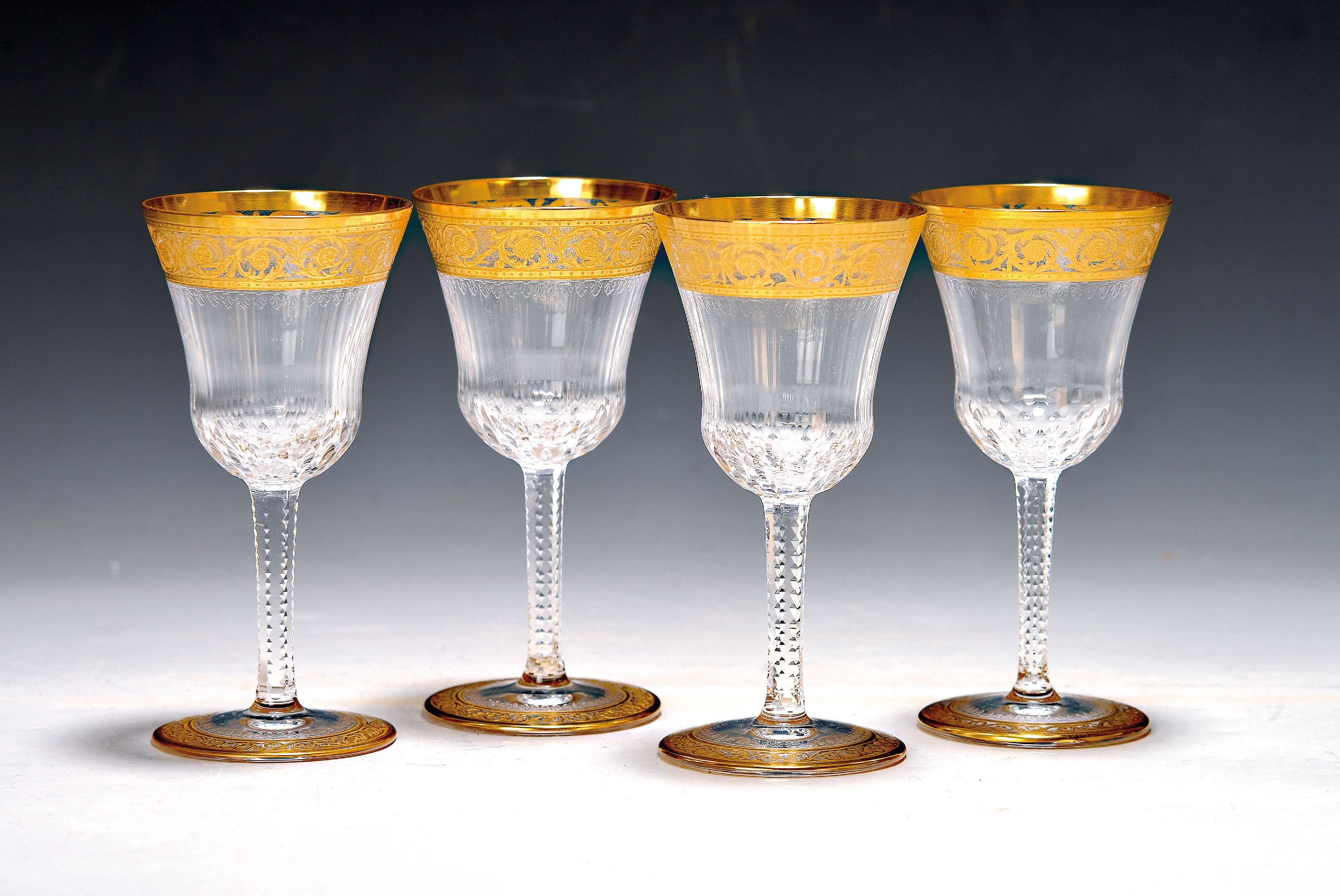 Image 27005898 - 7 Likörgläser, Saint Louis, Dekor Thistle, farbloses Kristallglas, breit geätzte ...