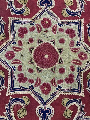 27005801d - ´Rasht-Susani´antik, Persien, 19.Jhd, Seiden/Baumwoll-Metallstickerei, ca. 72 x 60cm, ...