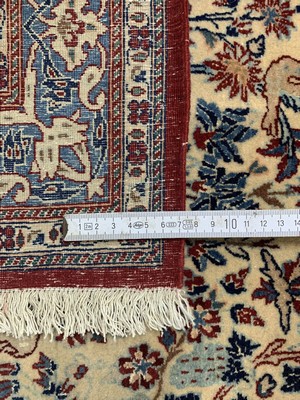 27005831k - Nain´Tudeshk´fein, Persien, um 1920, Korkwolle mit Seide, ca. 334 x 222 cm, ca. 1,0Mio. ...