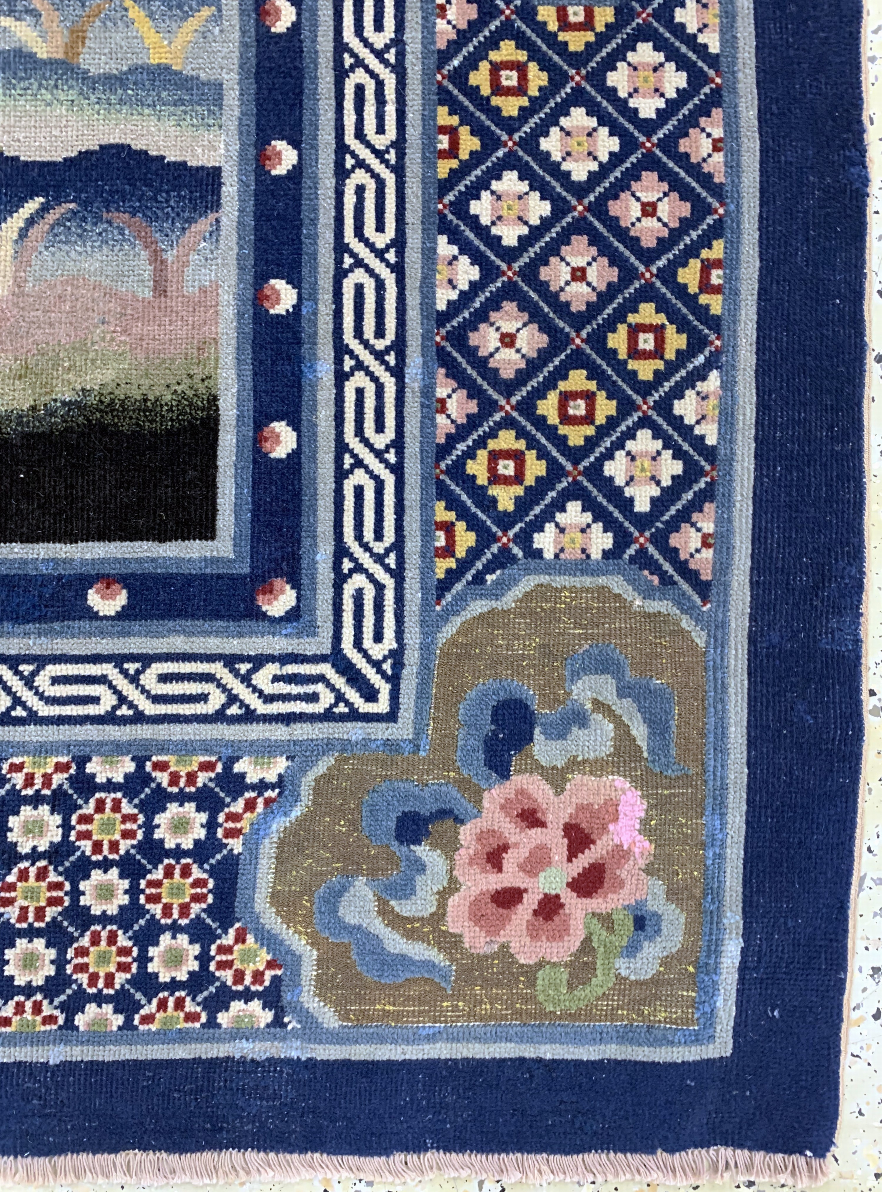 Detail a: Antiker Peking"Metallbrokat", China, 19.Jhd, Wolle auf Baumwolle, ca. 180 x 275 cm, EHZ: 2 (minimal restauriert)