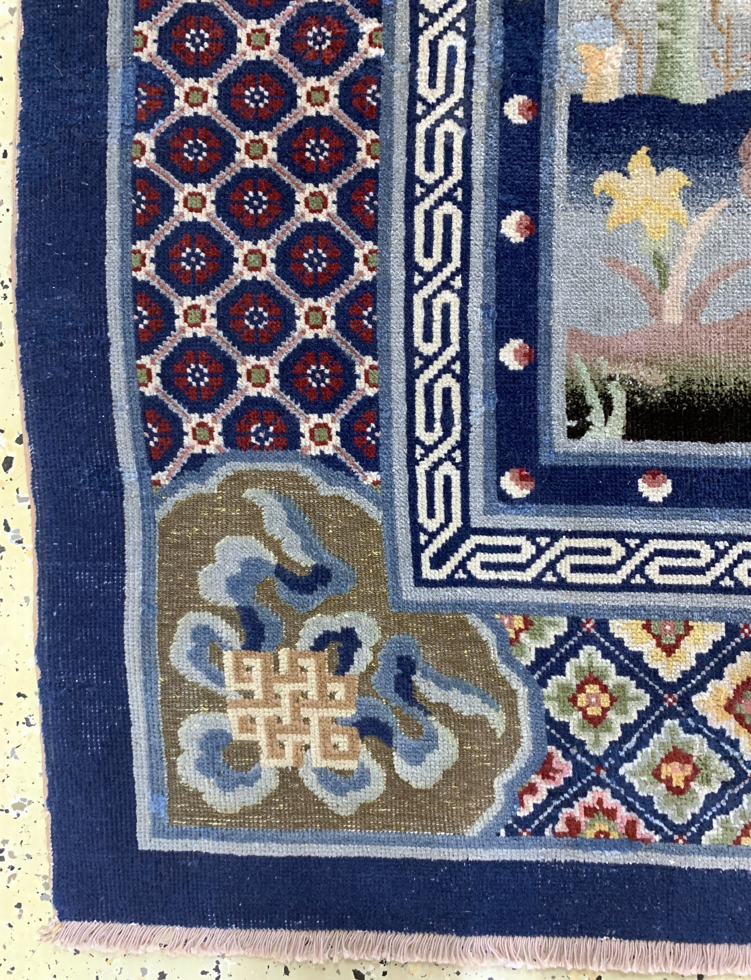 Detail b: Antiker Peking"Metallbrokat", China, 19.Jhd, Wolle auf Baumwolle, ca. 180 x 275 cm, EHZ: 2 (minimal restauriert)