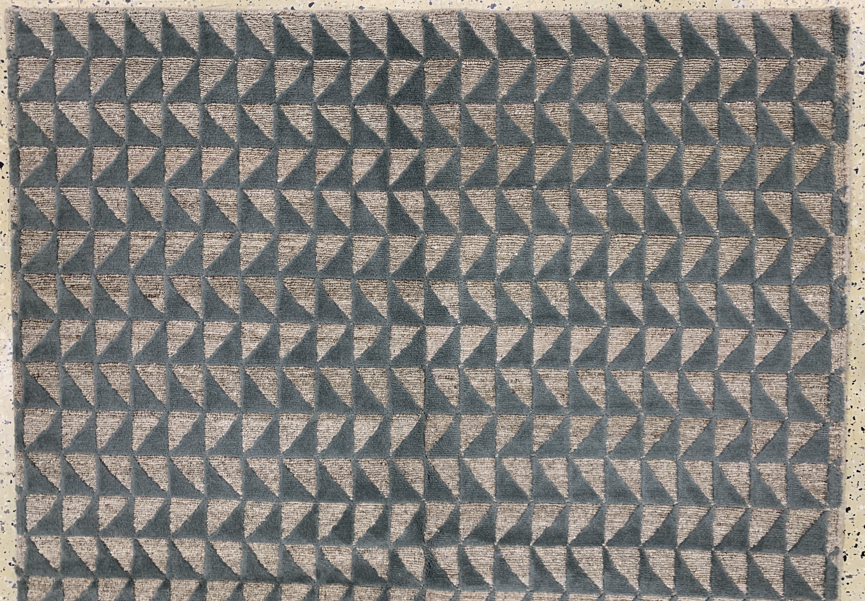 Detail a: Nepal fein"relief", Ende 20.Jhd, Wolle auf Baumwolle, ca. 460 x 145 cm, EHZ: 1-2. Auftragsarbeit.