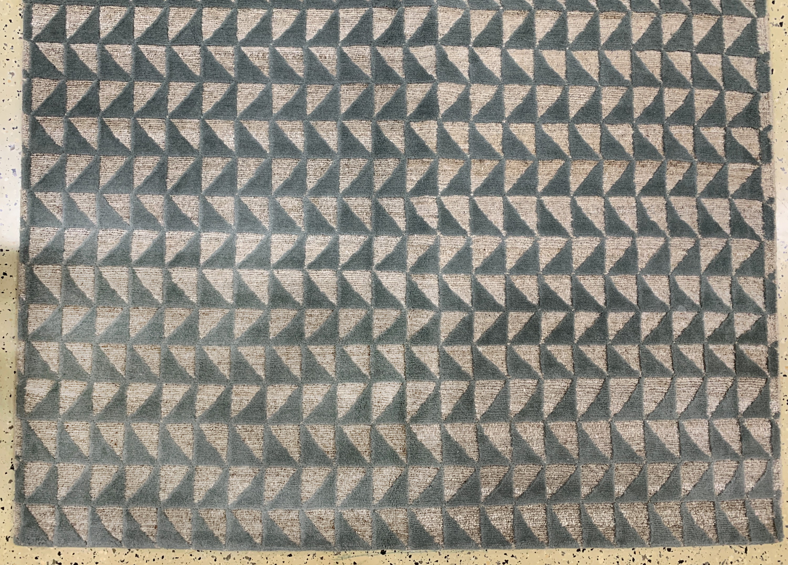 Detail c: Nepal fein"relief", Ende 20.Jhd, Wolle auf Baumwolle, ca. 460 x 145 cm, EHZ: 1-2. Auftragsarbeit.