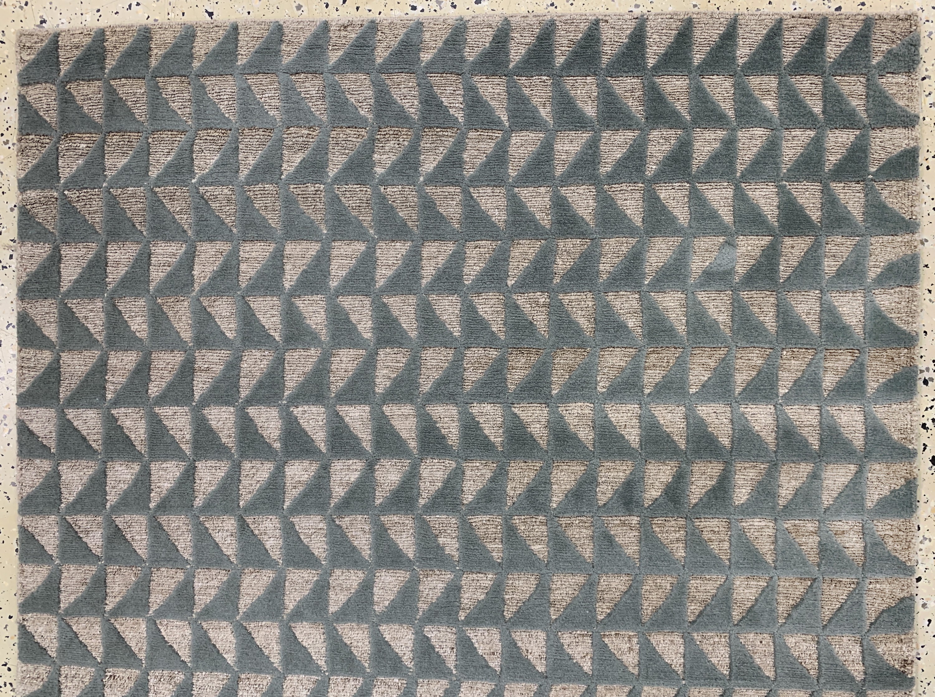 Detail a: Nepal fein"relief", Ende 20.Jhd, Wolle auf Baumwolle, ca. 373 x 125 cm, EHZ: 1-2. Auftragsarbeit.
