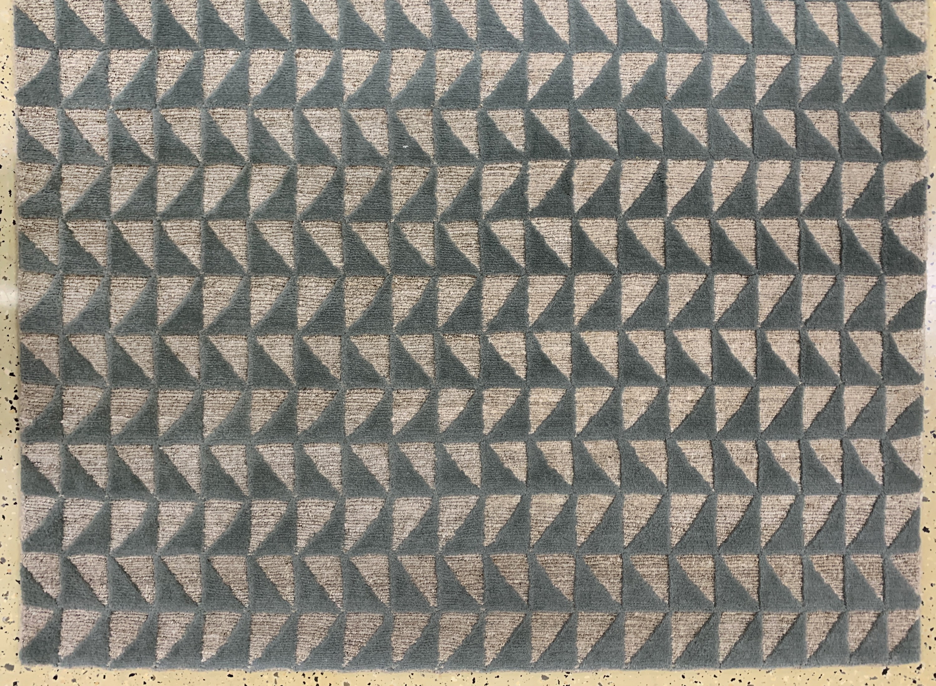 Detail c: Nepal fein"relief", Ende 20.Jhd, Wolle auf Baumwolle, ca. 373 x 125 cm, EHZ: 1-2. Auftragsarbeit.