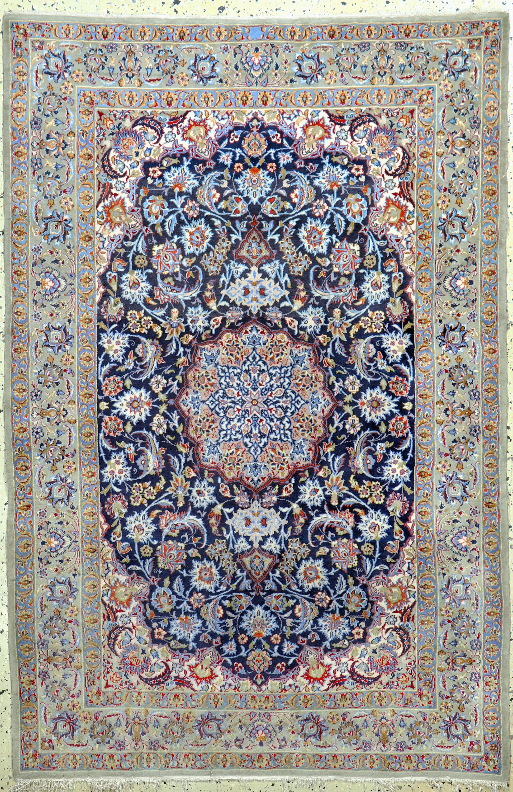 Esfahan fein, Persien, Mitte 20.Jhd, Korkwolle auf Seide, ca. 160 x 107 cm, ca. 1,0Mio. Kn/qm, Reinigungsbedürftig, EHZ: 2