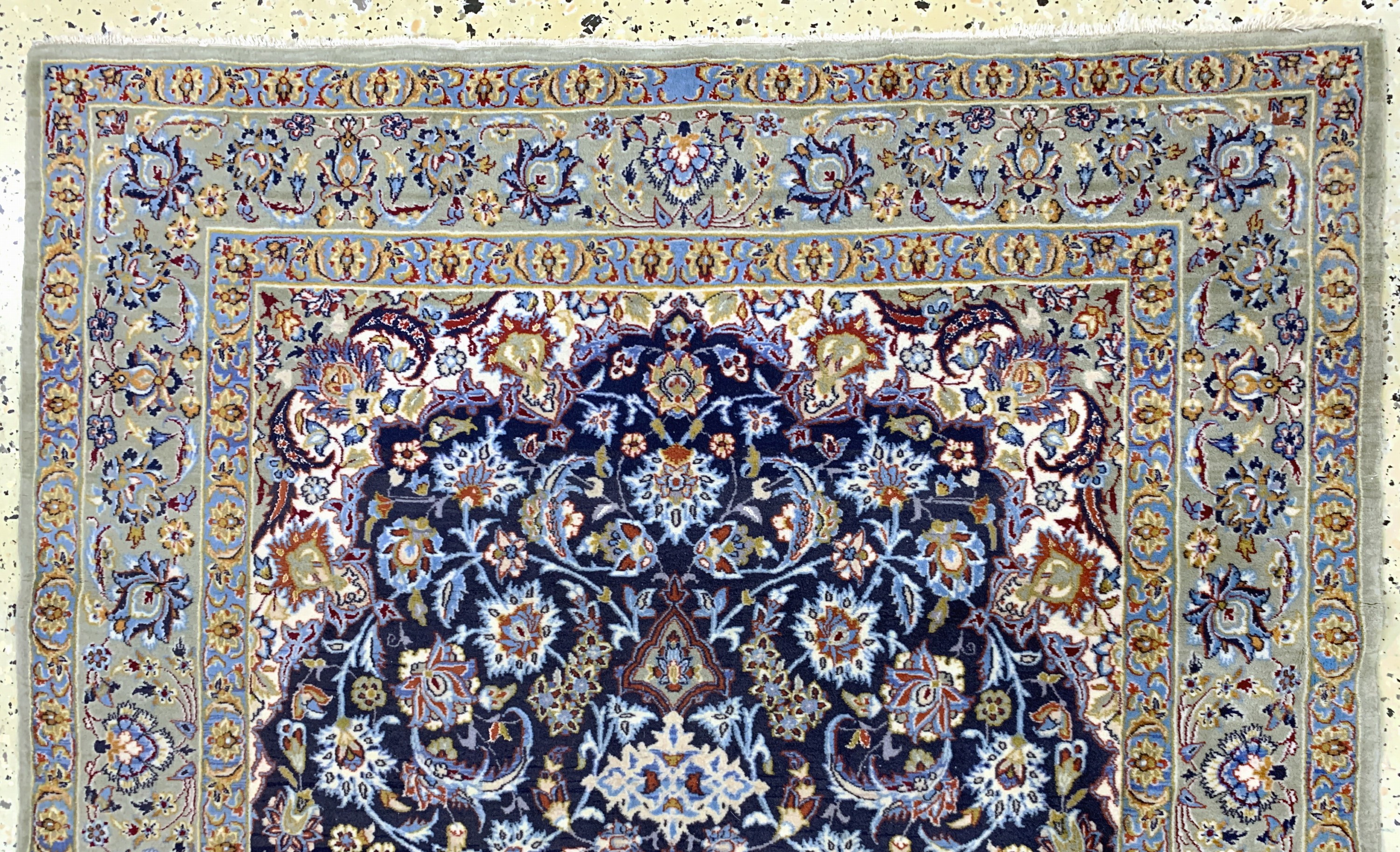 Detail a: Esfahan fein, Persien, Mitte 20.Jhd, Korkwolle auf Seide, ca. 160 x 107 cm, ca. 1,0Mio. Kn/qm, Reinigungsbedürftig, EHZ: 2