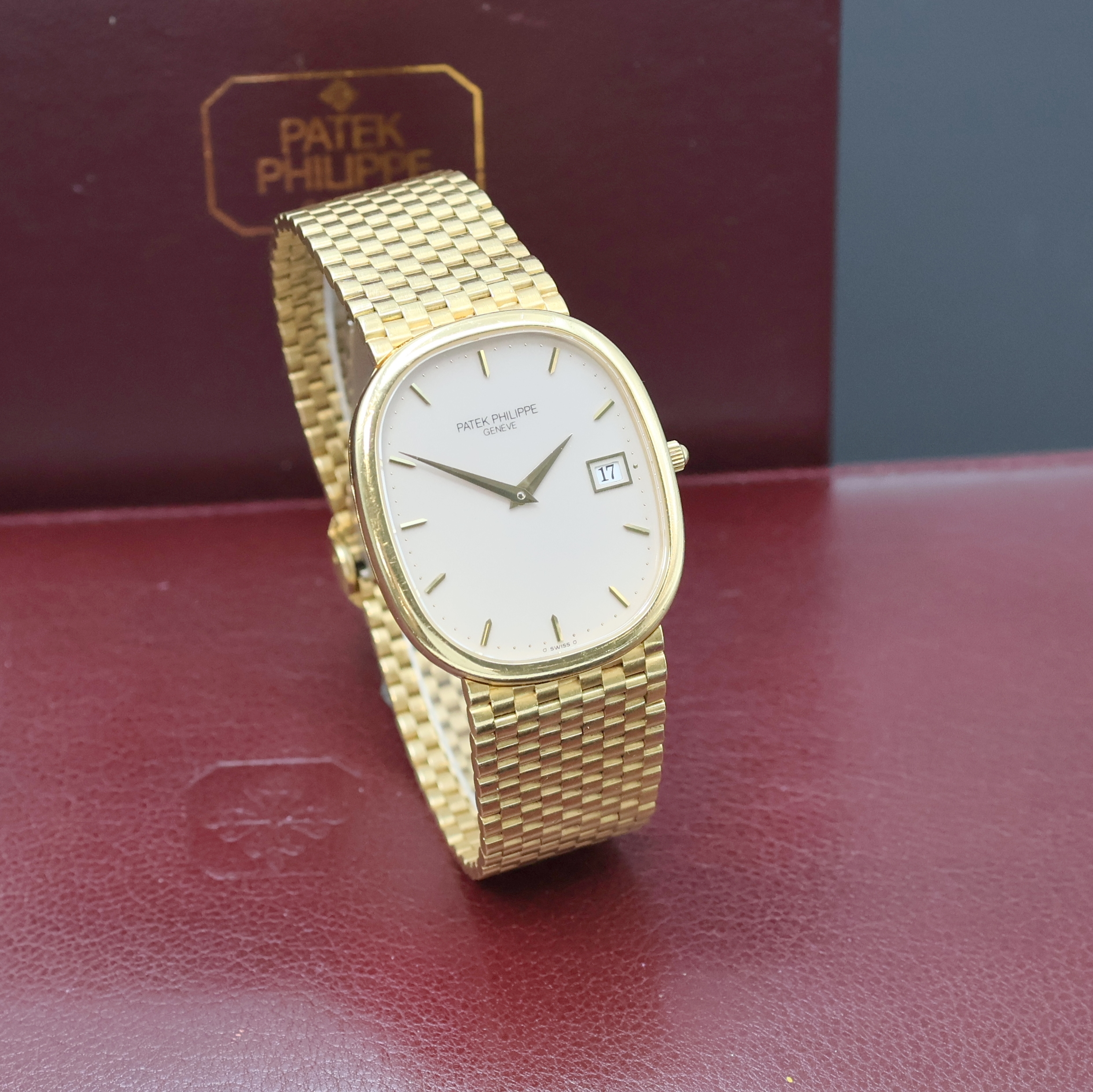 Detail b: PATEK PHILIPPE Ellipse D`Or feine und seltene Herrenarmbanduhr in GG 750/000 Referenz 3747/00, quarz, 2-teil. Geh. inkl. Gliederband m. ...
