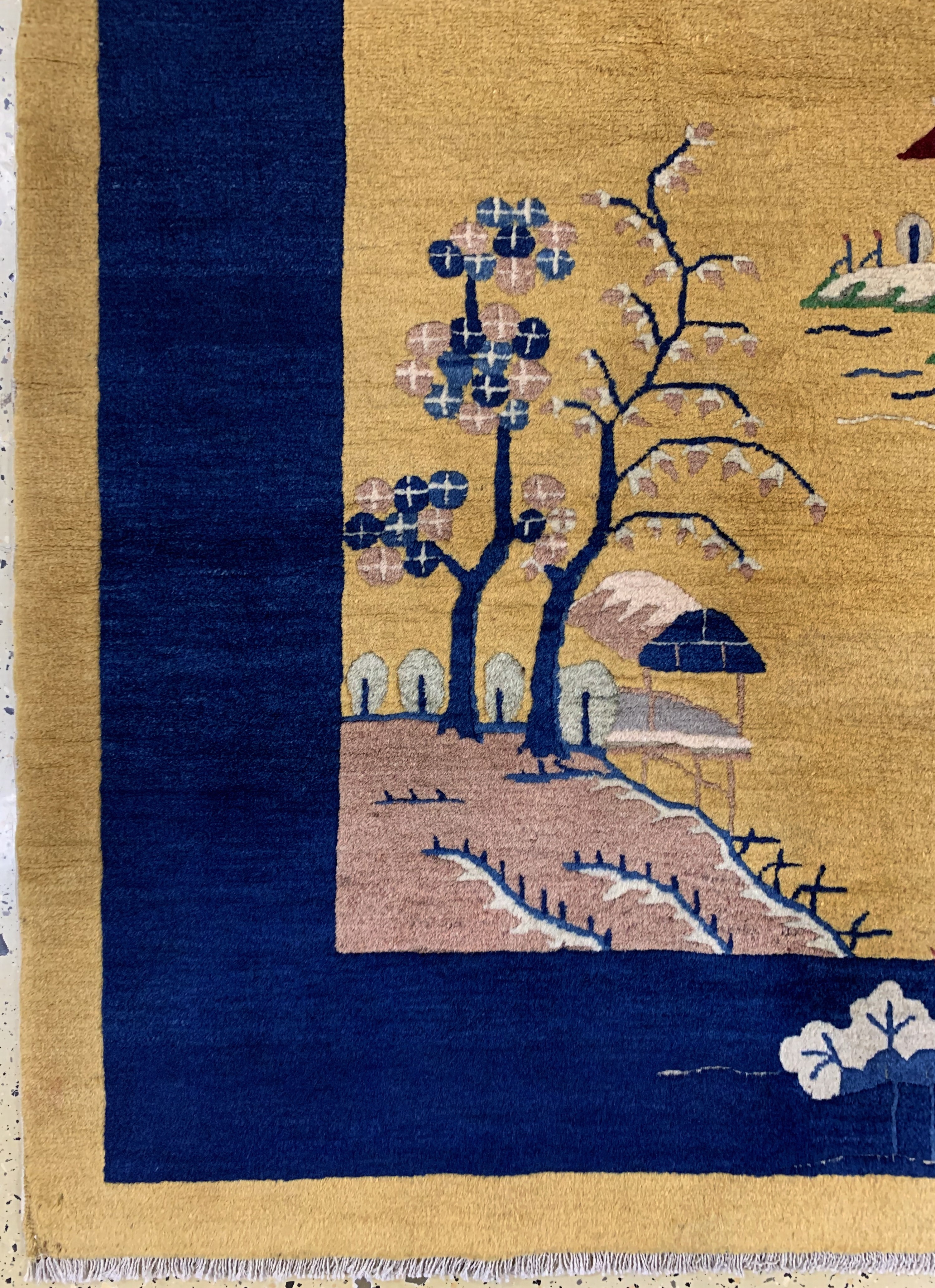 Detail b: Antiker Peking fein, China, um 1900, Korkwolle auf Baumwolle, ca. 208 x 128 cm, EHZ: 1-2, (fachkundig gereinigt)