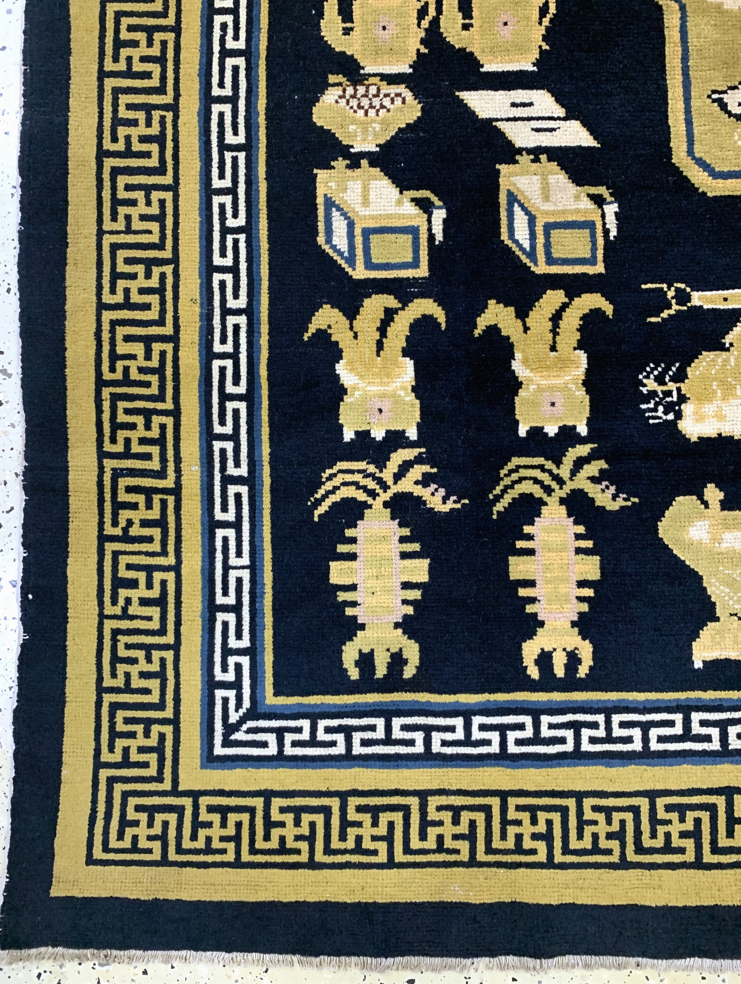 Detail b: Ning-Hsia, China, Anfang 20.Jhd, Wolle auf Baumwolle, ca. 264 x 258 cm, EHZ: 2, (fachkundig gereinigt)