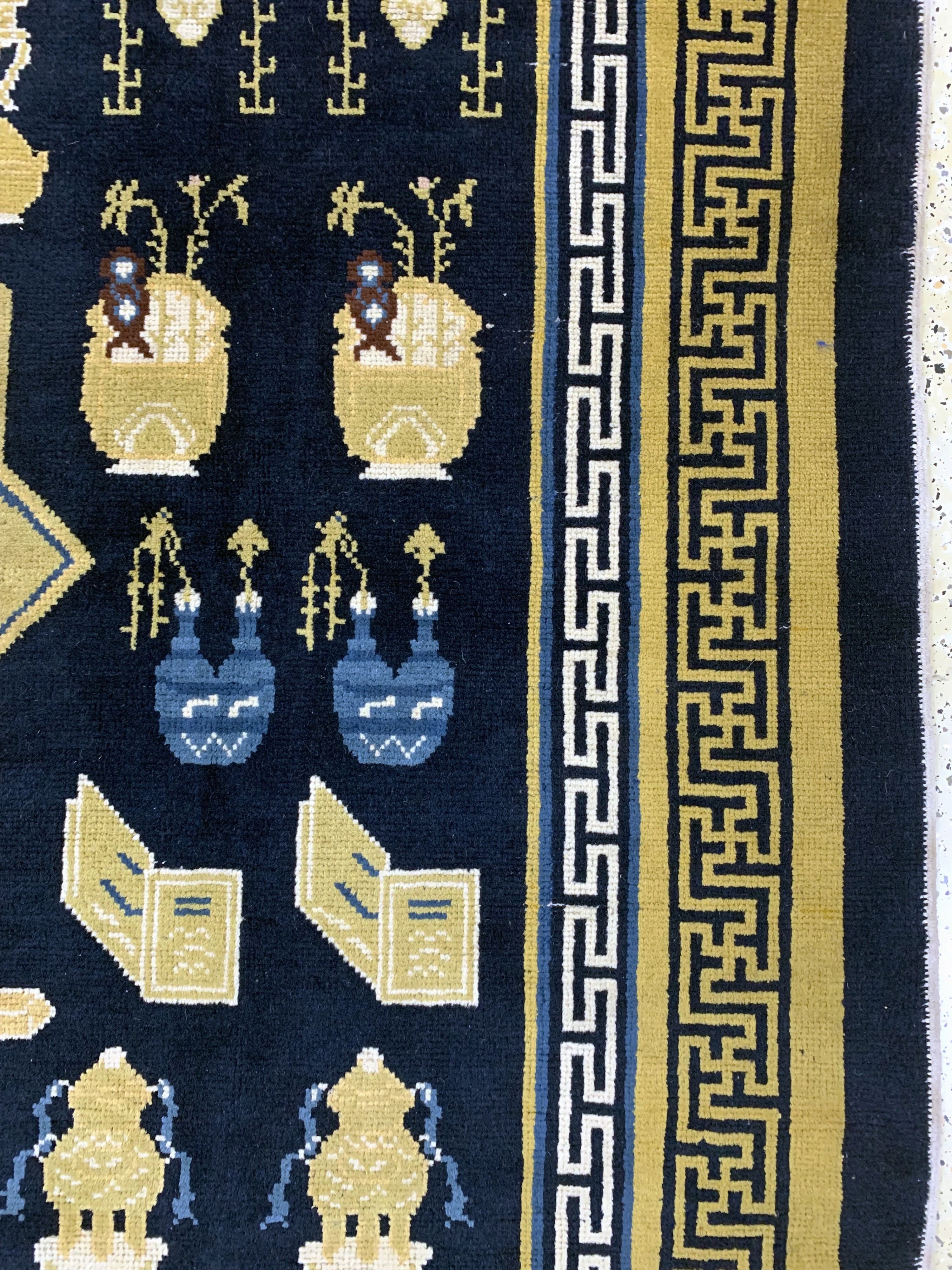 Detail g: Ning-Hsia, China, Anfang 20.Jhd, Wolle auf Baumwolle, ca. 264 x 258 cm, EHZ: 2, (fachkundig gereinigt)