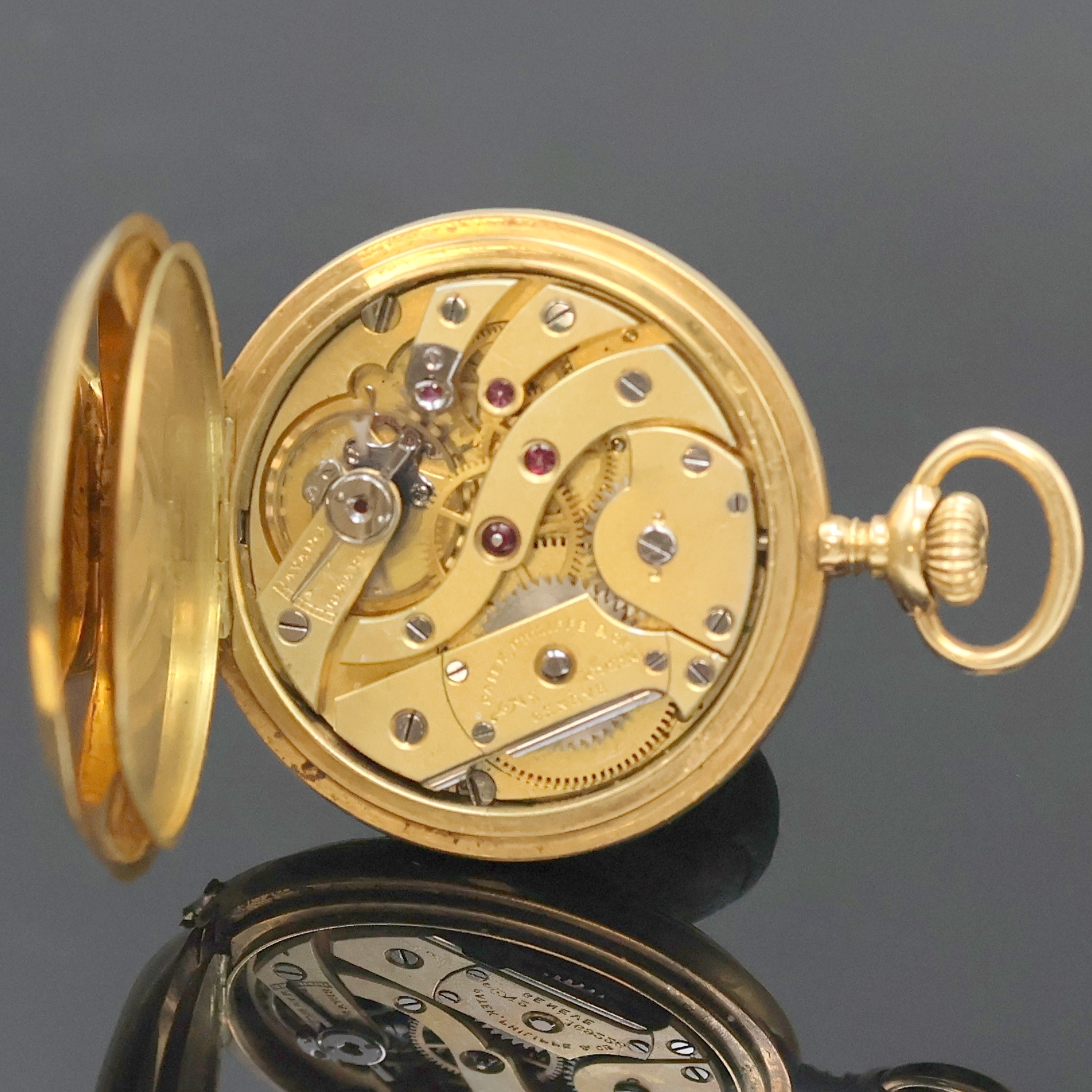Detail e: PATEK PHILIPPE Damensavonette in GG 750/000,Schweiz um 1910, glattes 3 Deckel Goldgeh. dell., Cuvette m. russischer Eigentümer- Signatur, ...