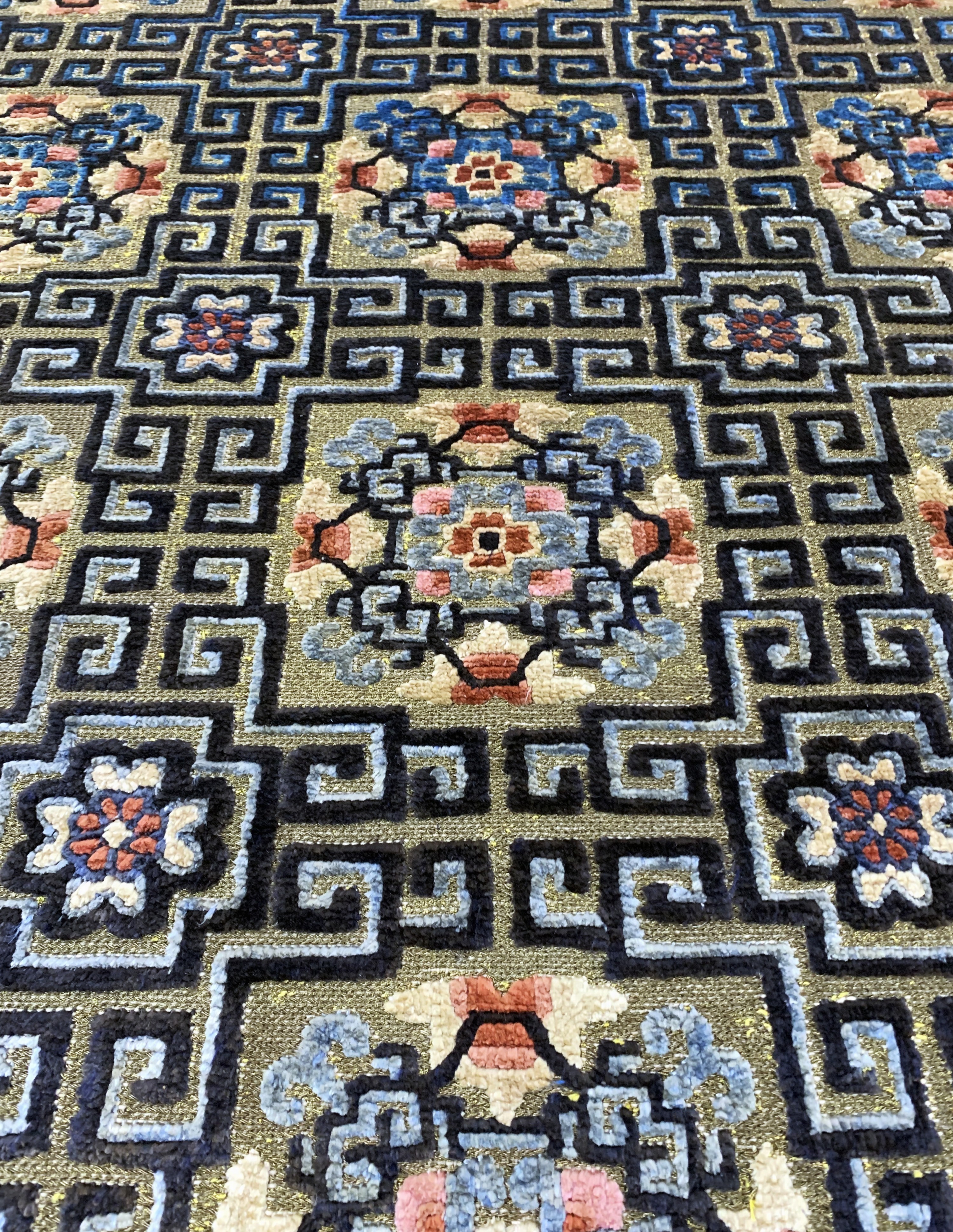 Detail g: Imperialer Seiden Ning-Hsia antik, Westchina , signiert(für den kaiserlischen Gebrauch in Jingren-Palast), 19.Jhd, Naturseide mit Metallbrokat, ca. ...