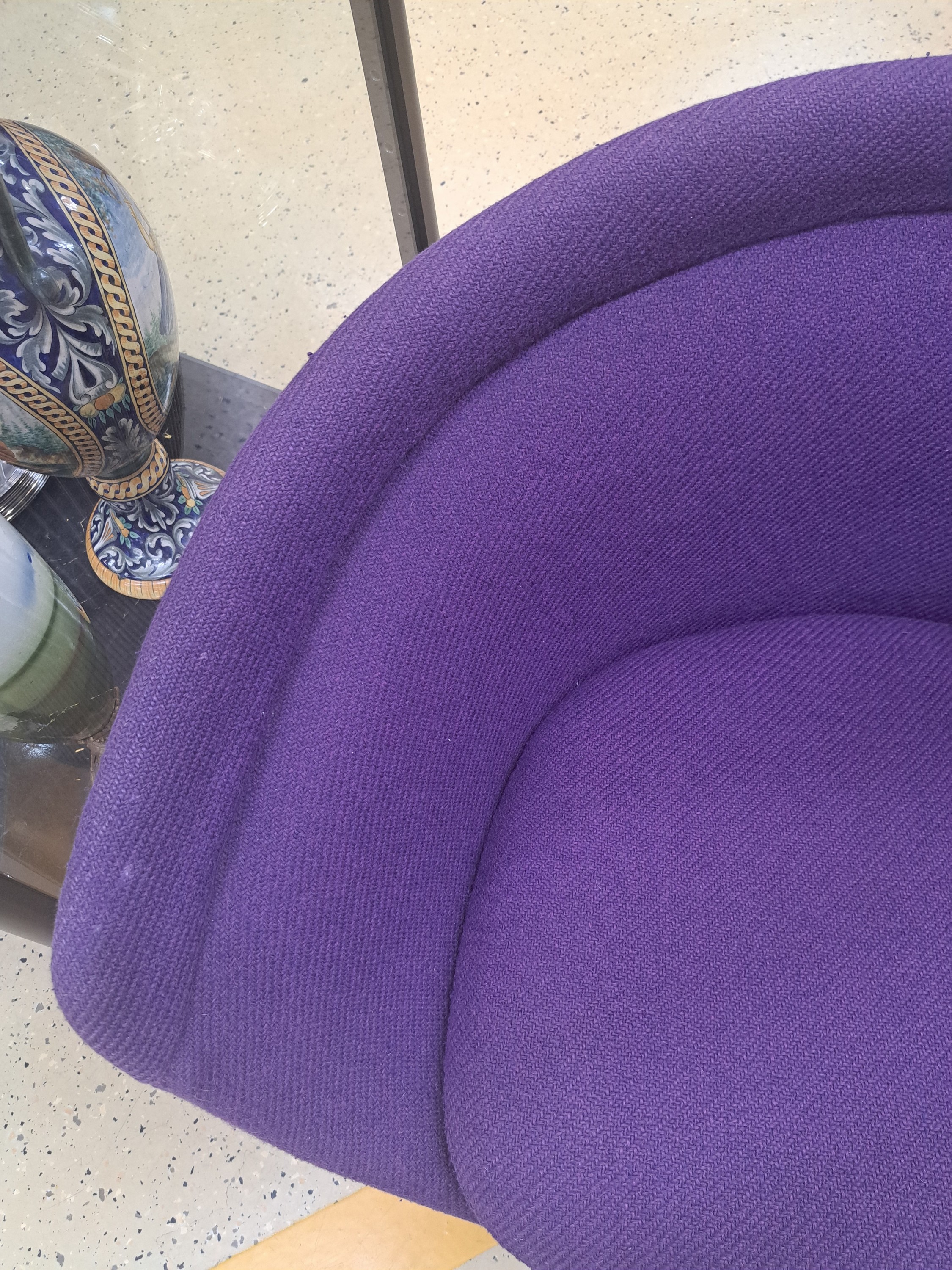 Detail h: Paar Armlehnstühle, Entw. Warren Platner (1919-2006), Ausführung wohl Knoll International, nach 1966, vernickelte Stahlrohr-Konstruktion, ...