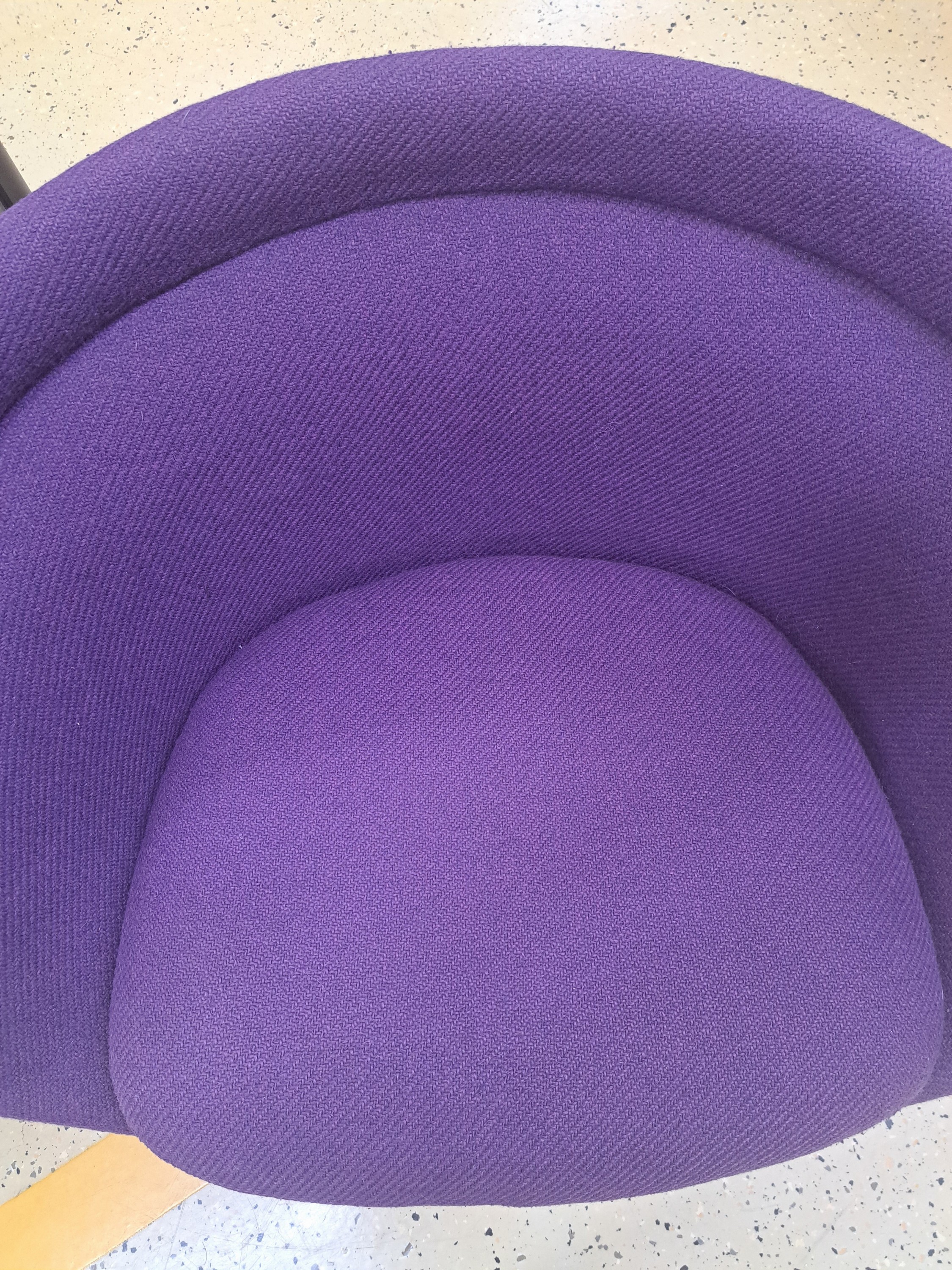 Detail i: Paar Armlehnstühle, Entw. Warren Platner (1919-2006), Ausführung wohl Knoll International, nach 1966, vernickelte Stahlrohr-Konstruktion, ...
