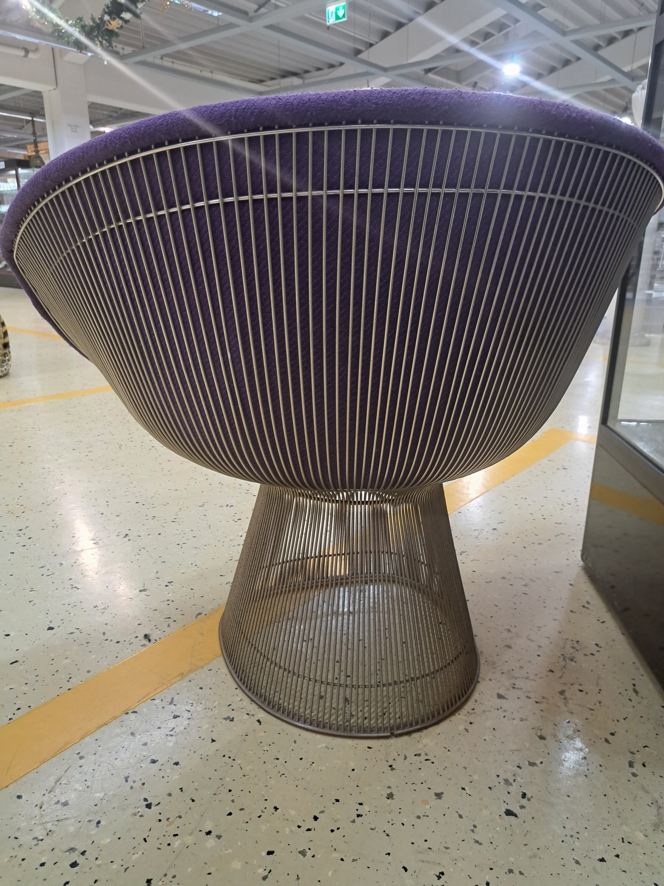 Detail m: Paar Armlehnstühle, Entw. Warren Platner (1919-2006), Ausführung wohl Knoll International, nach 1966, vernickelte Stahlrohr-Konstruktion, ...