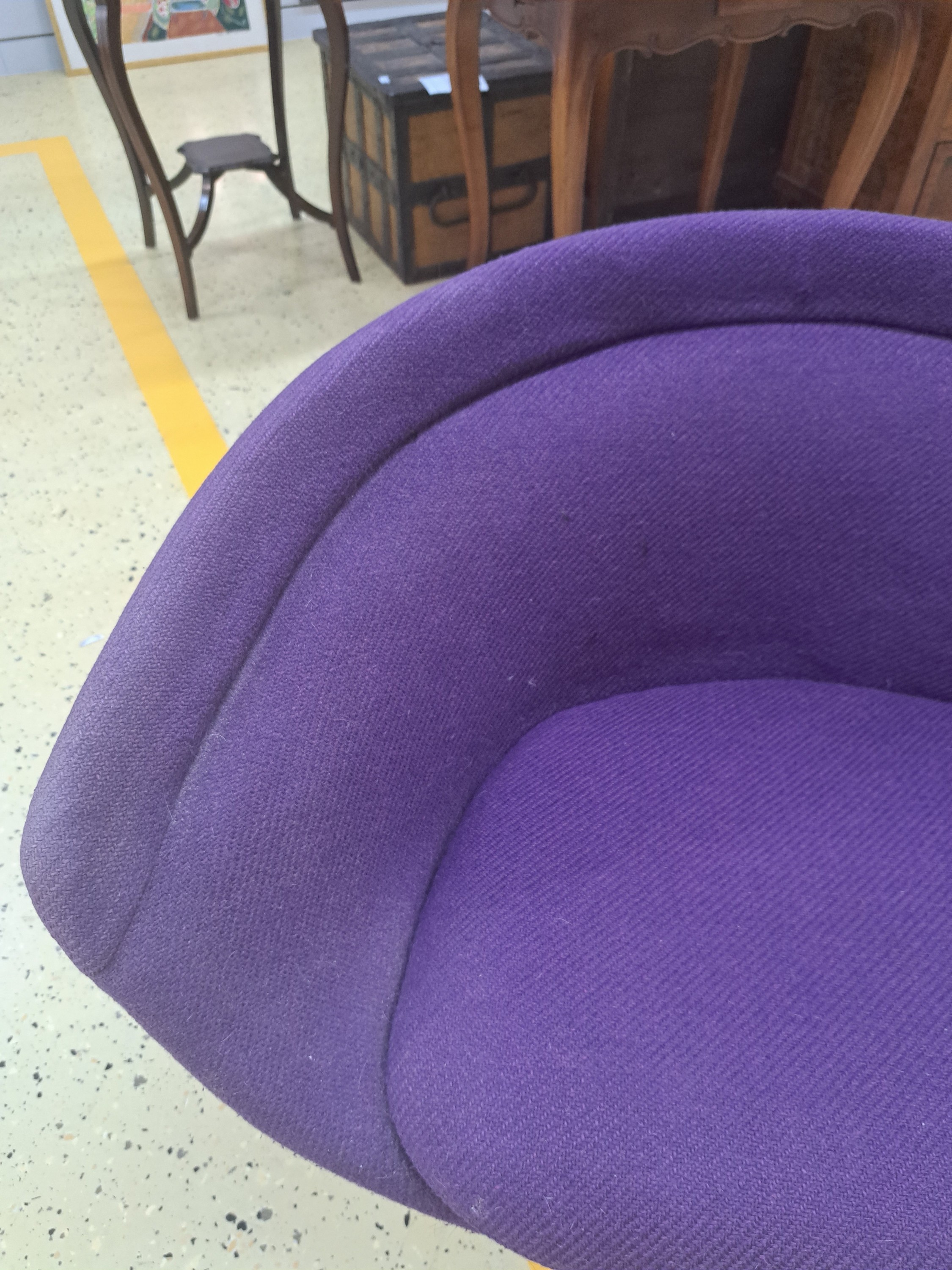 Detail e: Paar Armlehnstühle, Entw. Warren Platner (1919-2006), Ausführung wohl Knoll International, nach 1966, vernickelte Stahlrohr-Konstruktion, ...