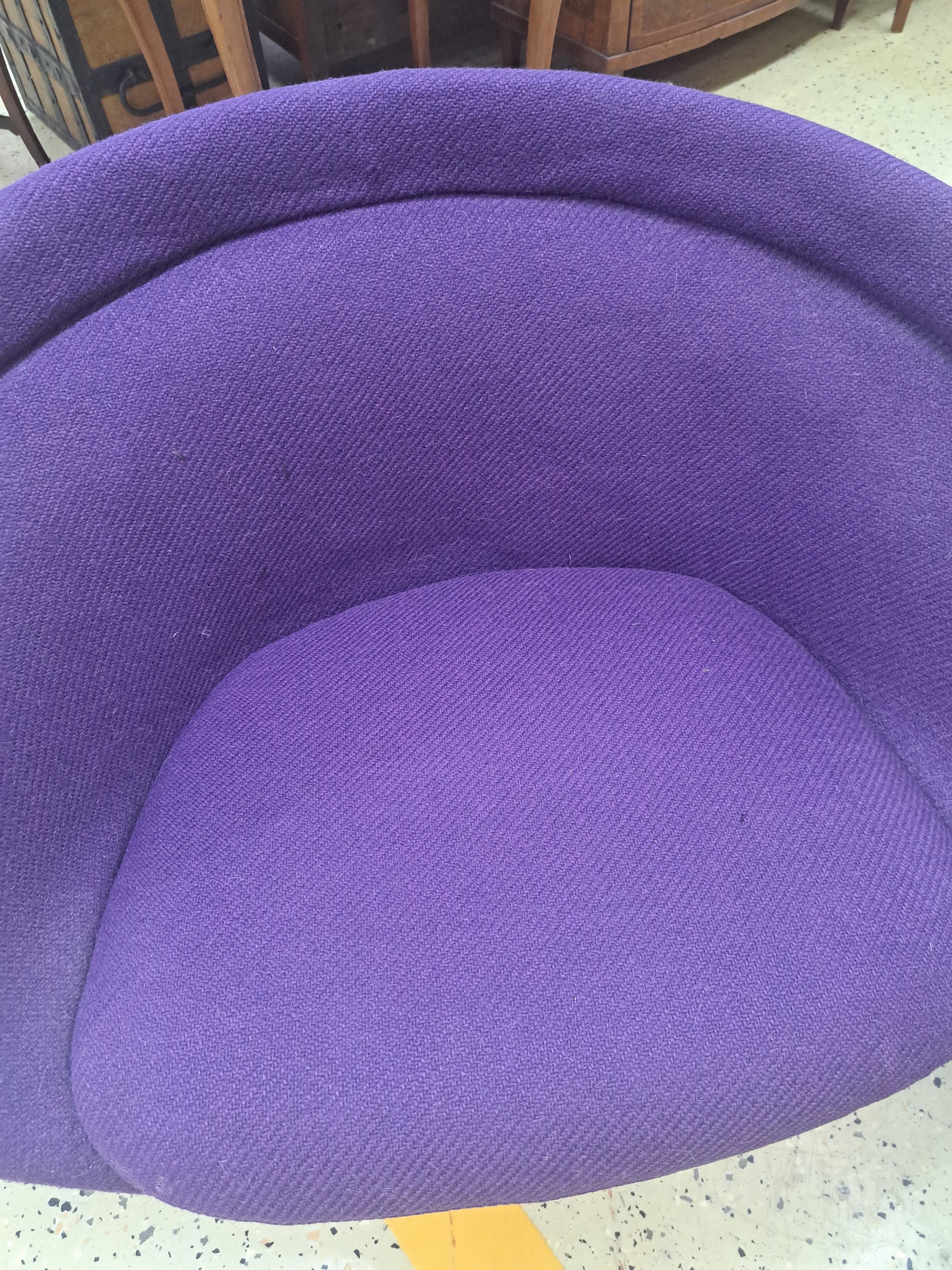Detail f: Paar Armlehnstühle, Entw. Warren Platner (1919-2006), Ausführung wohl Knoll International, nach 1966, vernickelte Stahlrohr-Konstruktion, ...