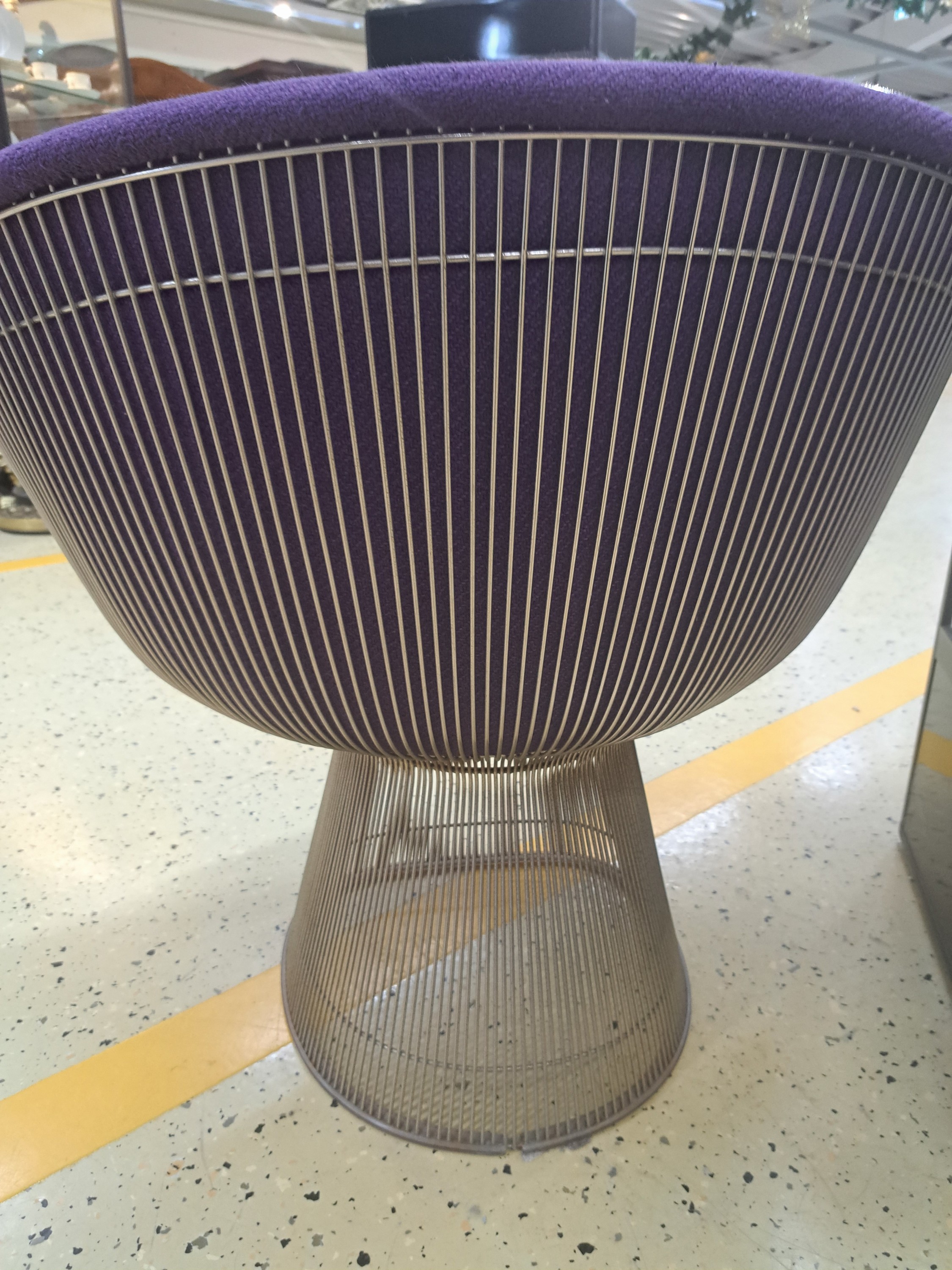 Detail i: Paar Armlehnstühle, Entw. Warren Platner (1919-2006), Ausführung wohl Knoll International, nach 1966, vernickelte Stahlrohr-Konstruktion, ...