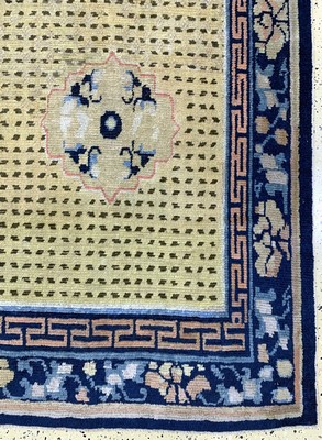 27006033a - Früher Ning-Hsia, China, 18.Jhd, Wolle auf Baumwolle, ca. 409 x 181 cm, EHZ: 2, ...