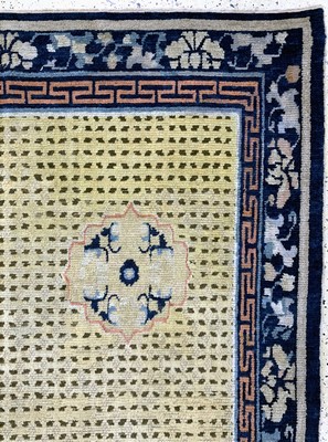 27006033e - Früher Ning-Hsia, China, 18.Jhd, Wolle auf Baumwolle, ca. 409 x 181 cm, EHZ: 2, ...