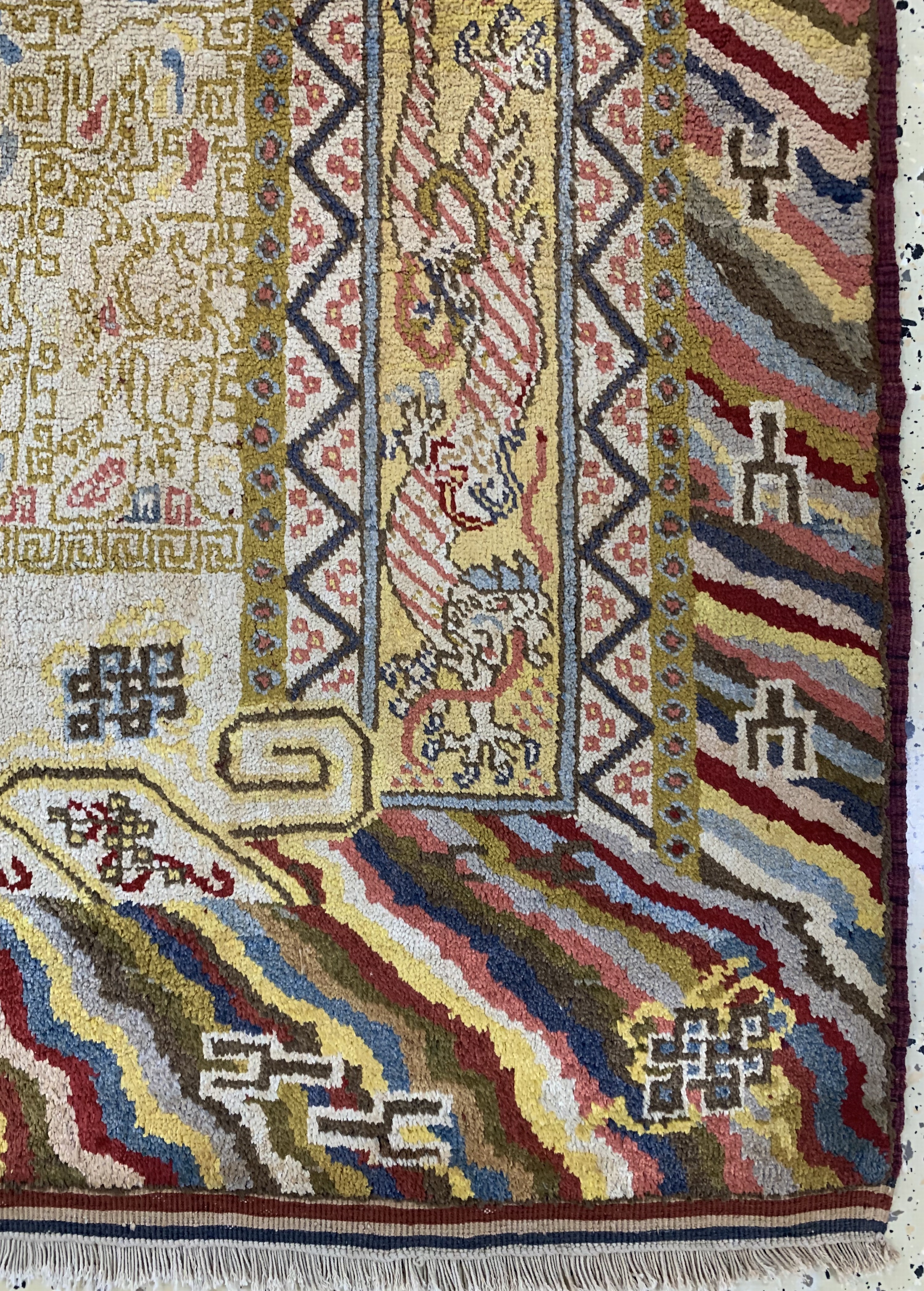 Detail a: Seltener Seiden Khotan antik, Ost Turkestan, um 1900, Naturseide auf Baumwolle, ca. 245 x 150 cm, EHZ: 1-2, Buddah in Meditationshaltung