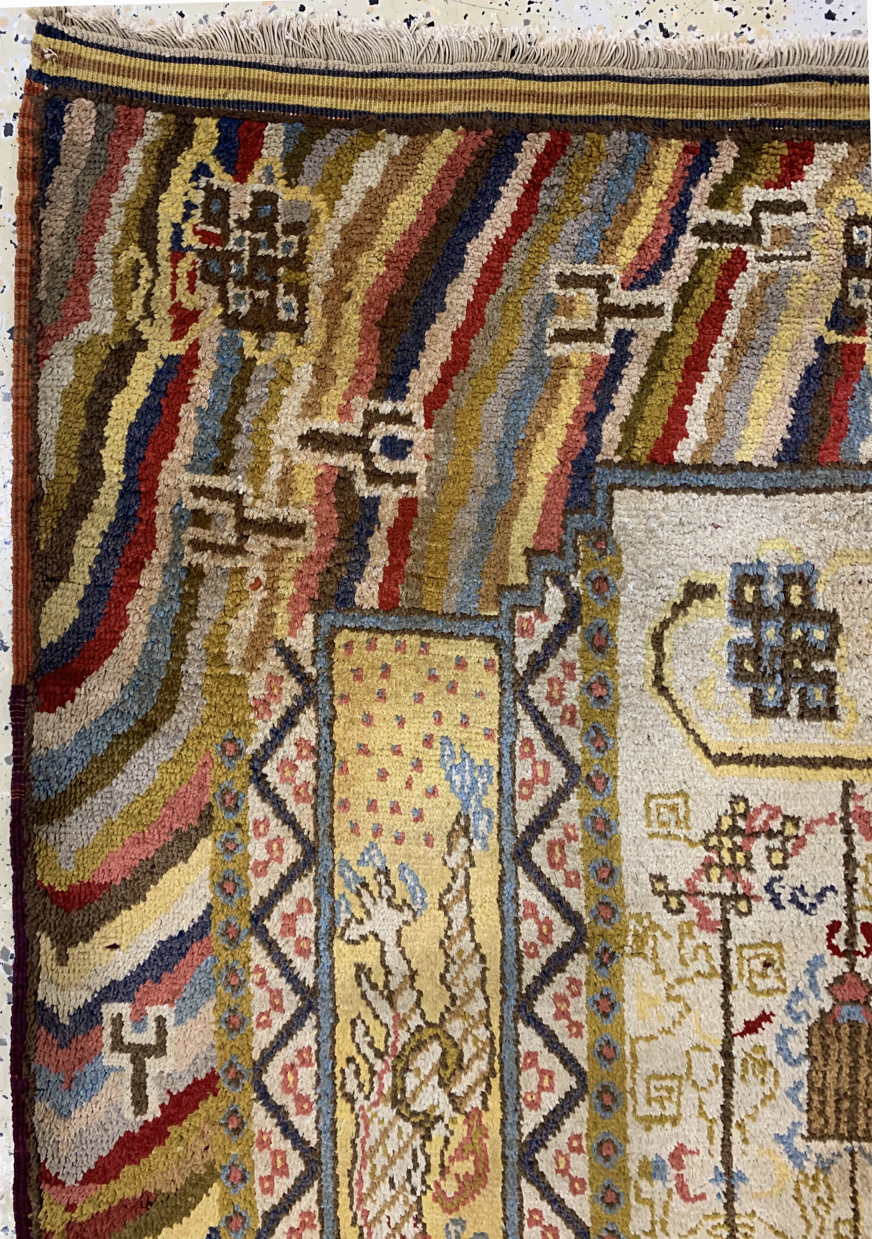 Detail e: Seltener Seiden Khotan antik, Ost Turkestan, um 1900, Naturseide auf Baumwolle, ca. 245 x 150 cm, EHZ: 1-2, Buddah in Meditationshaltung