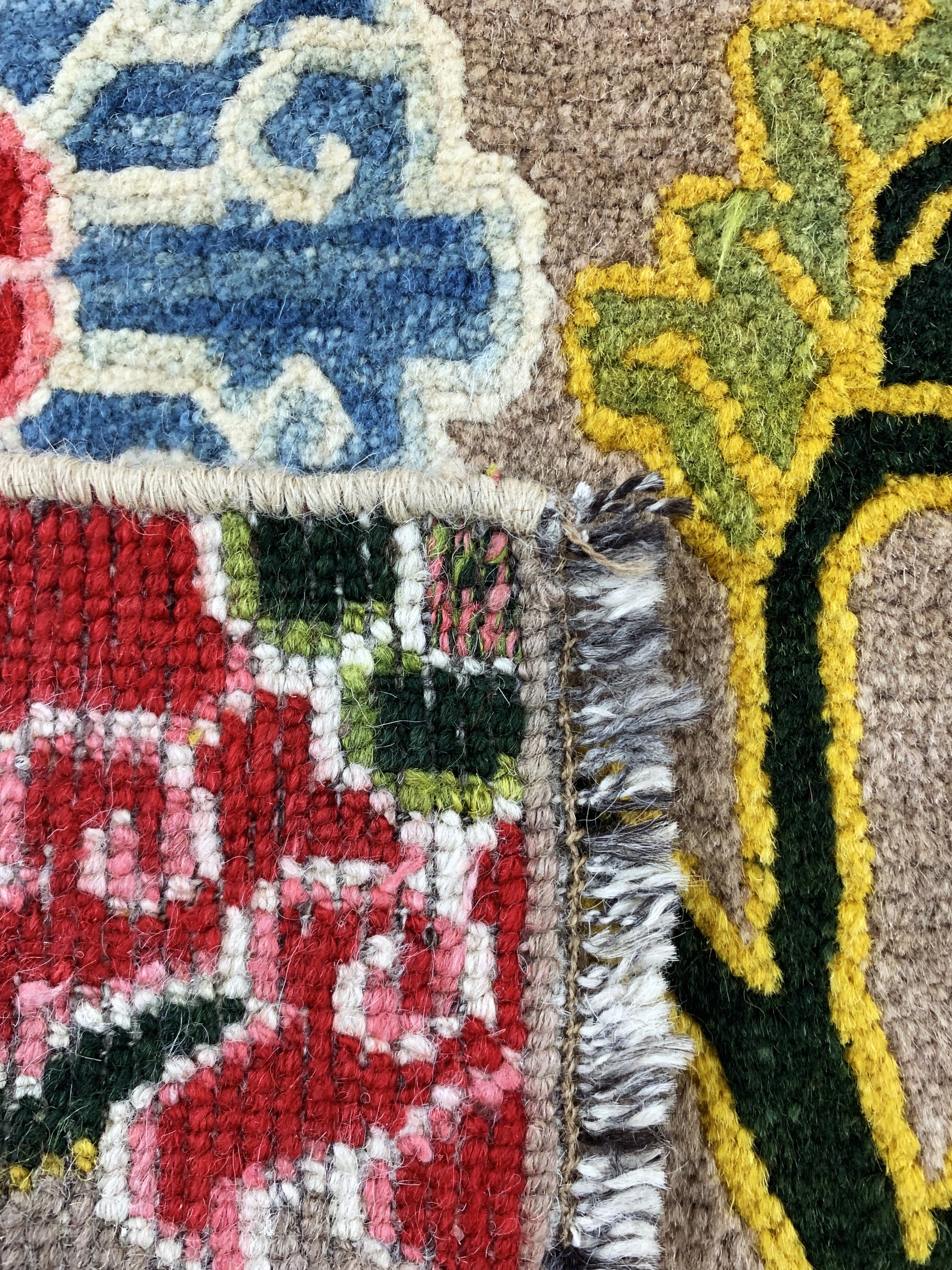 Detail e: Schigatse"Khaden"alt, Tibet, um 1920-1930, Wolle auf Baumwolle, ca. 165 x 85 cm, EHZ: 2