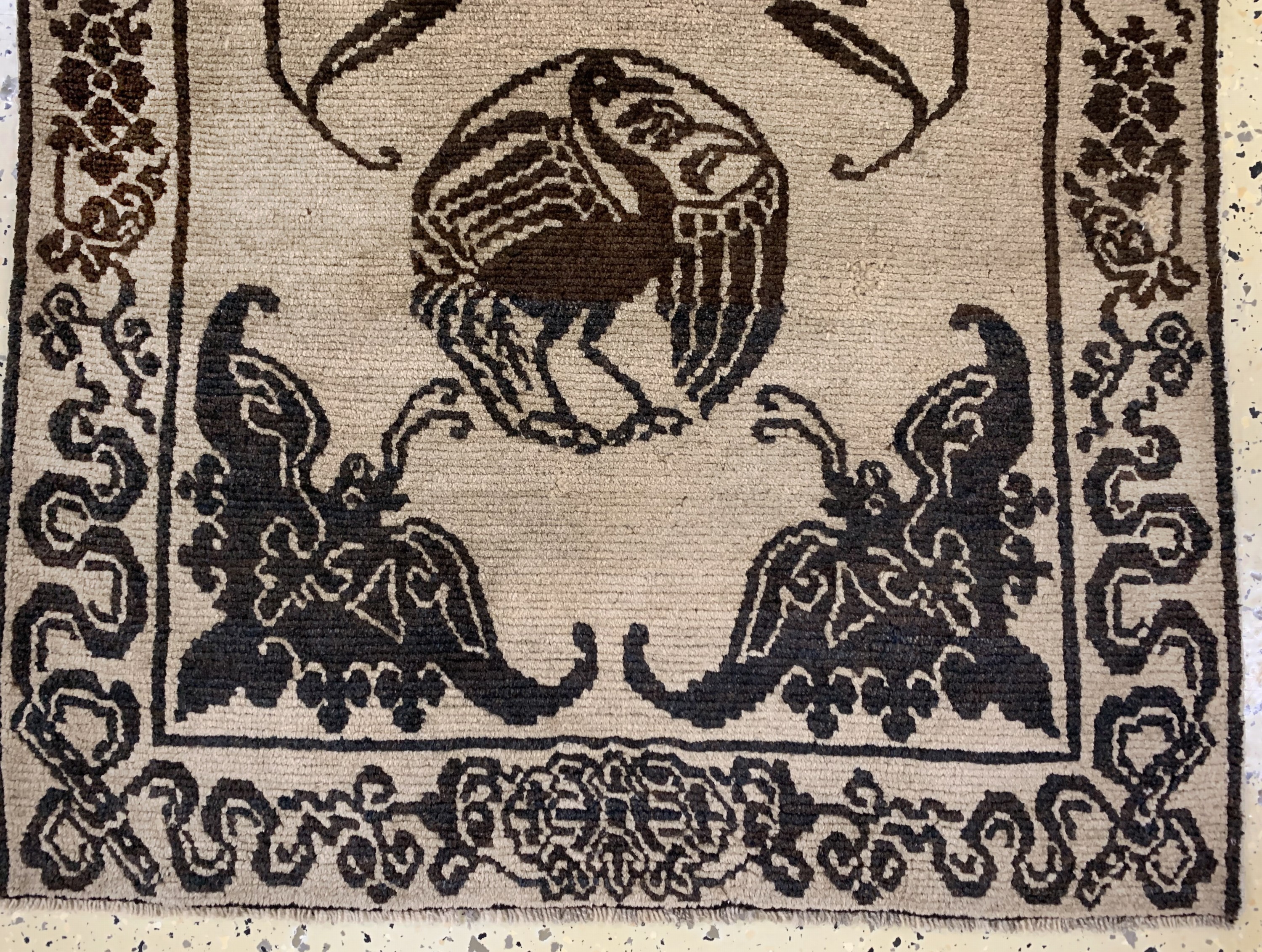 Detail c: Schigatse"Khaden"alt, Tibet, um 1920-1930, Wolle auf Baumwolle, ca. 167 x 85 cm, EHZ: 2