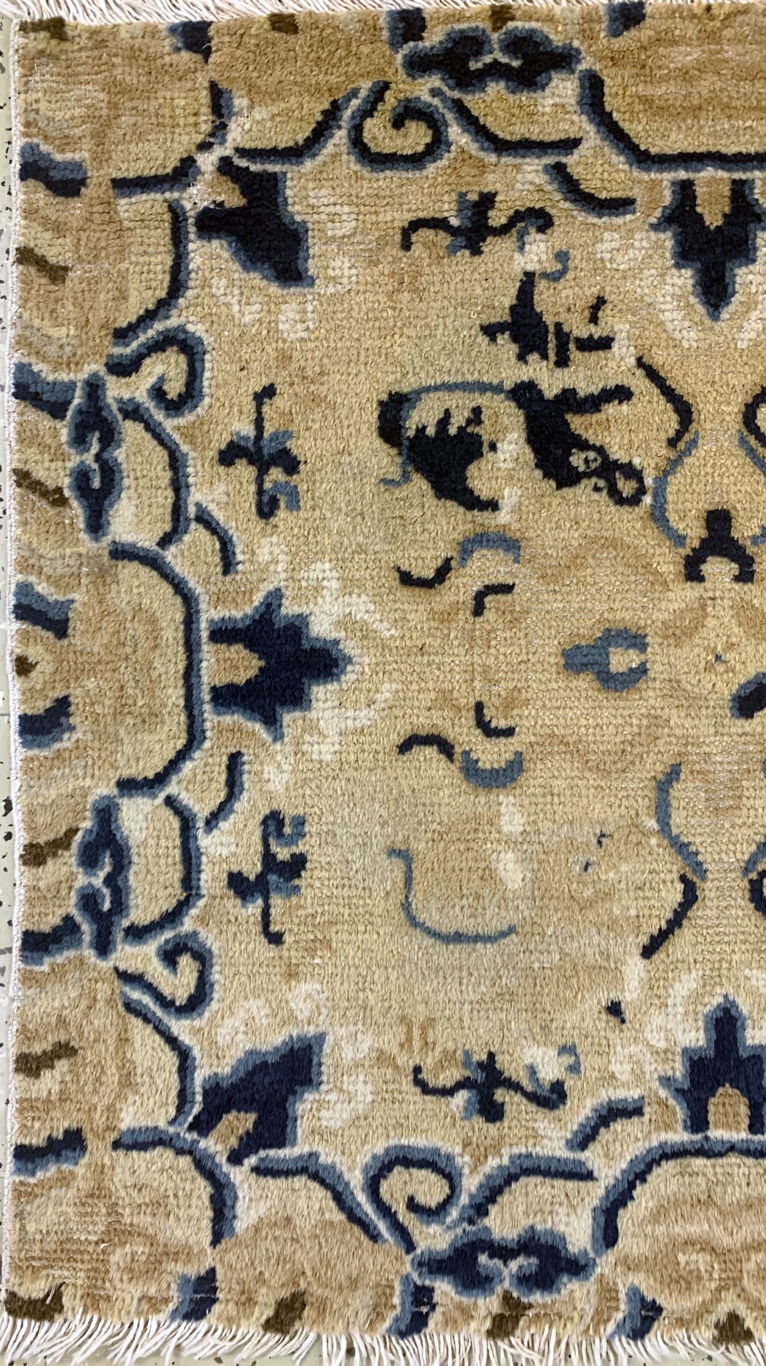 Detail b: Ning-Hsia"Thronauflage" China, 19.Jhd., Wolle auf Baumwolle, ca. 70 x 74 cm, EHZ: 2