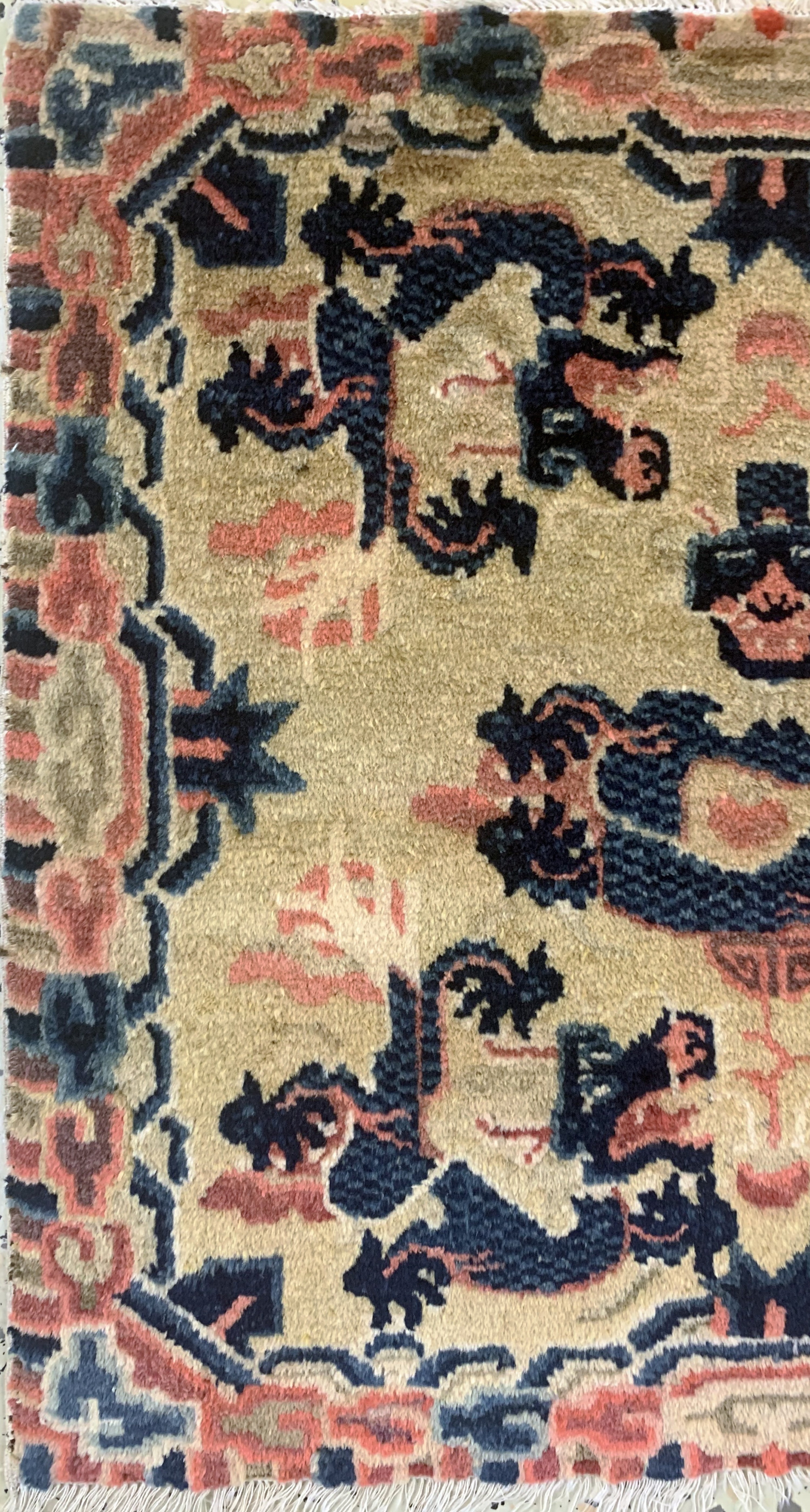 Detail b: Ning-Hsia"Thronauflage" China, 19.Jhd. Wolle auf Baumwolle, ca. 68 x 69 cm, EHZ: 2