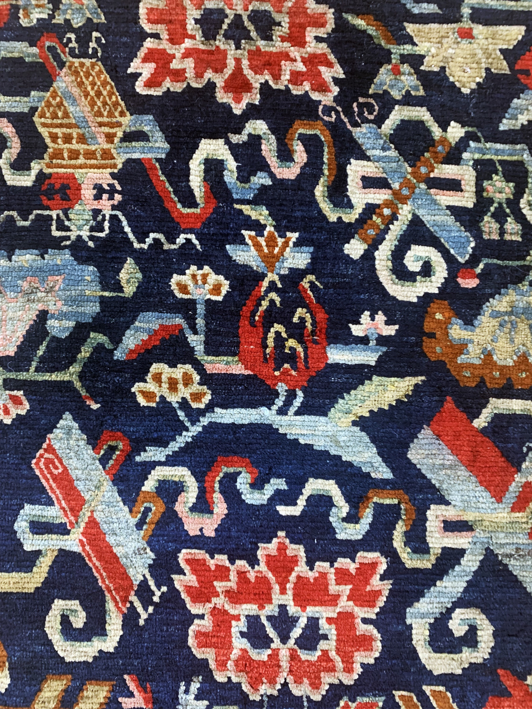 Detail c: Tibetischer"Khagangma", Sitzbakmatte, um 1910-1920, Wolle auf Wolle, ca. 87 x 66 cm, EHZ: 2, (restauriert)
