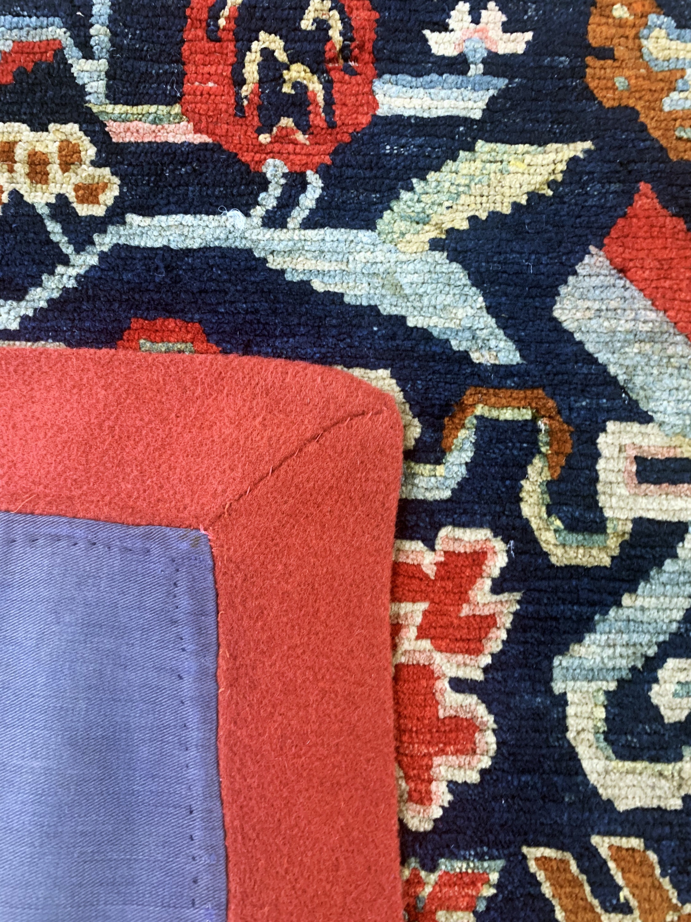 Detail d: Tibetischer"Khagangma", Sitzbakmatte, um 1910-1920, Wolle auf Wolle, ca. 87 x 66 cm, EHZ: 2, (restauriert)
