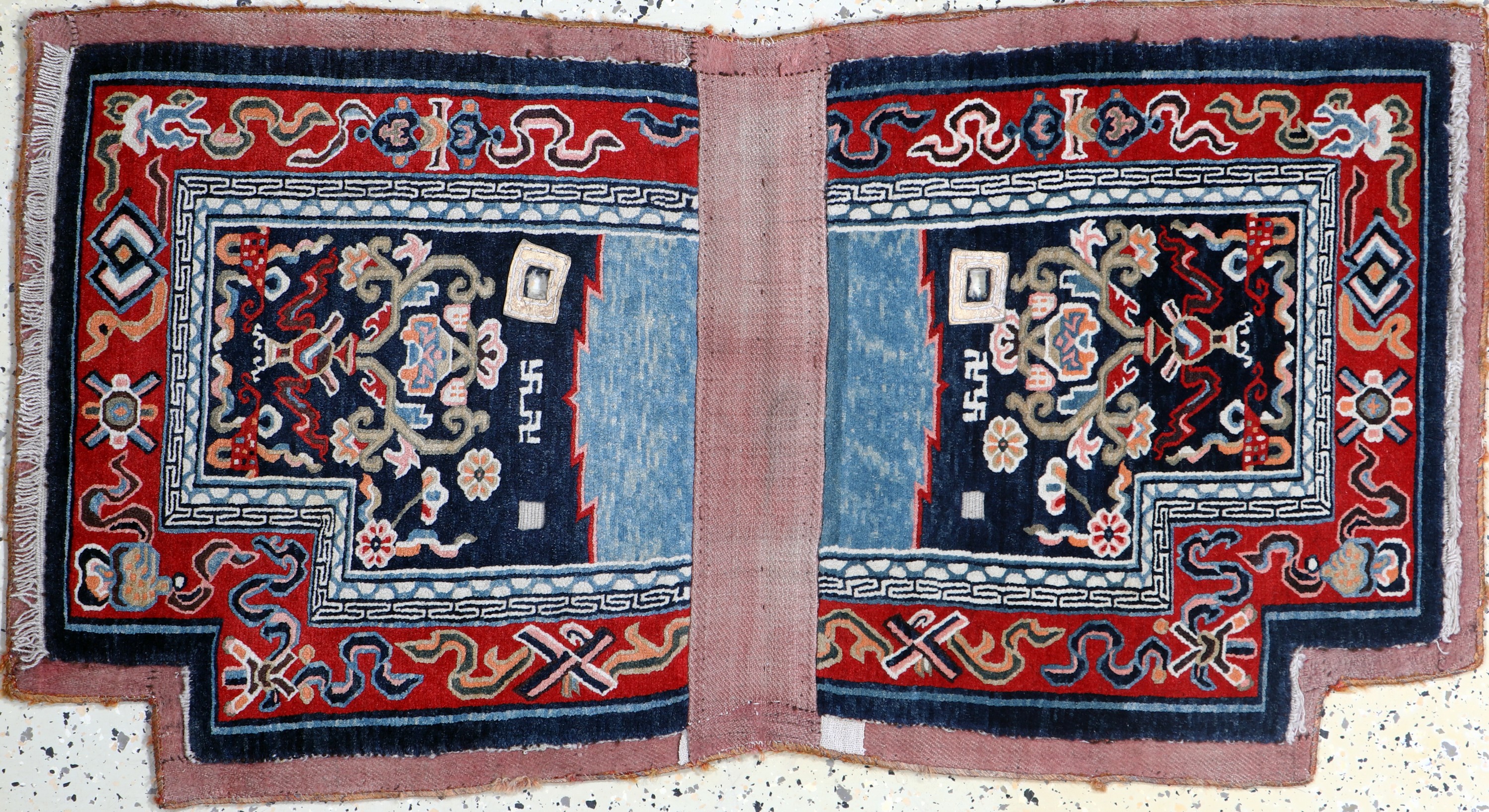 Image 27006168 - Schigatse´Makden´Tibet, Sattelauflage, antik, um 1900, Wolle auf Baumwolle, ca. 125 x67 ...