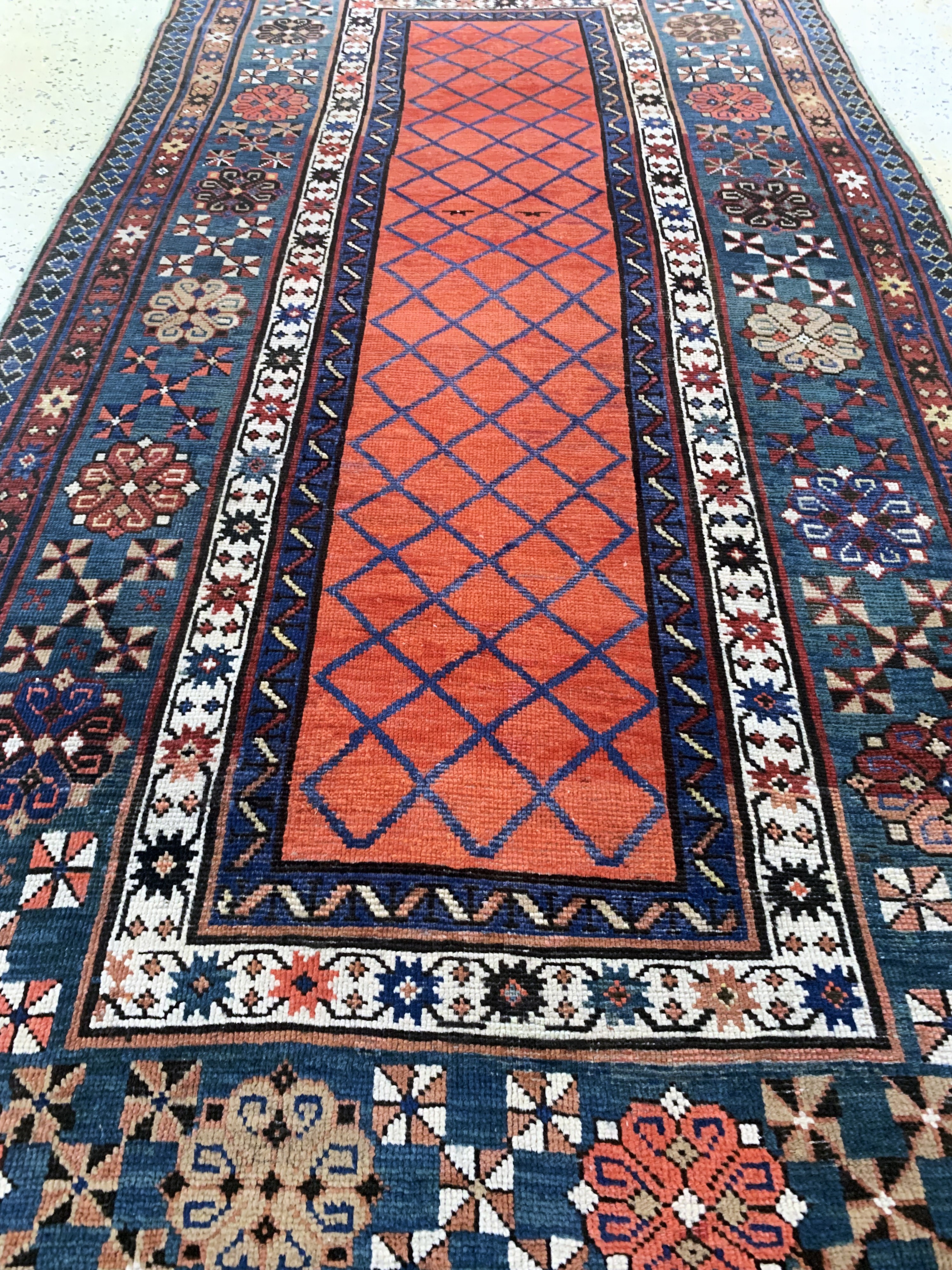 Detail e: Antiker"Talisch"Kazak, Kaukasus, 19.Jhd, Wolle auf Wolle, ca. 257 x 122 cm, EHZ:(gleichmäßig dünn), restauriert