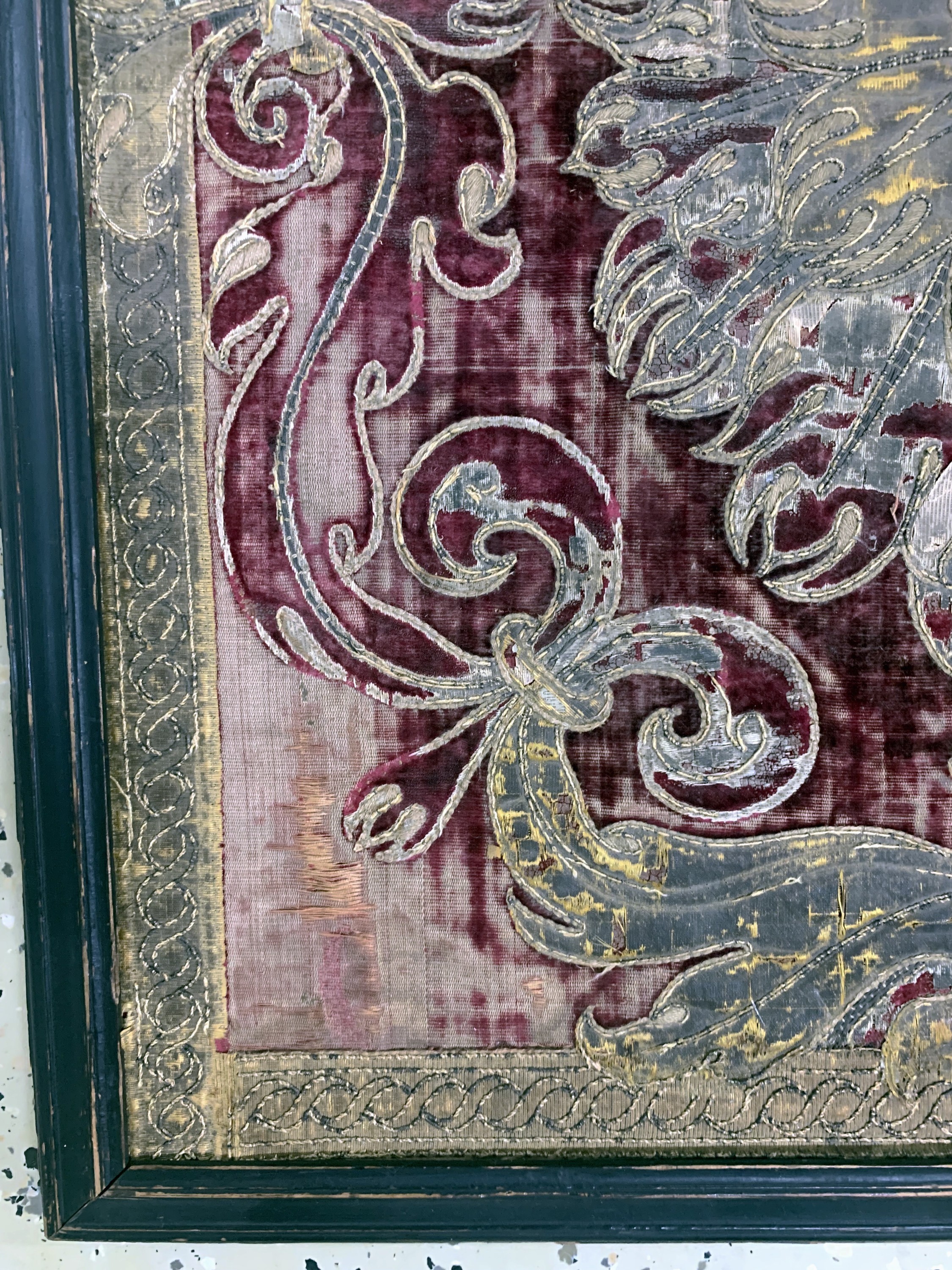 Detail c: "Metallstickerei"antik, Italien, 19.Jhd, Metallstickerei auf Samt, ca. 75 x 62 cm(gerahmt), EHZ: 3