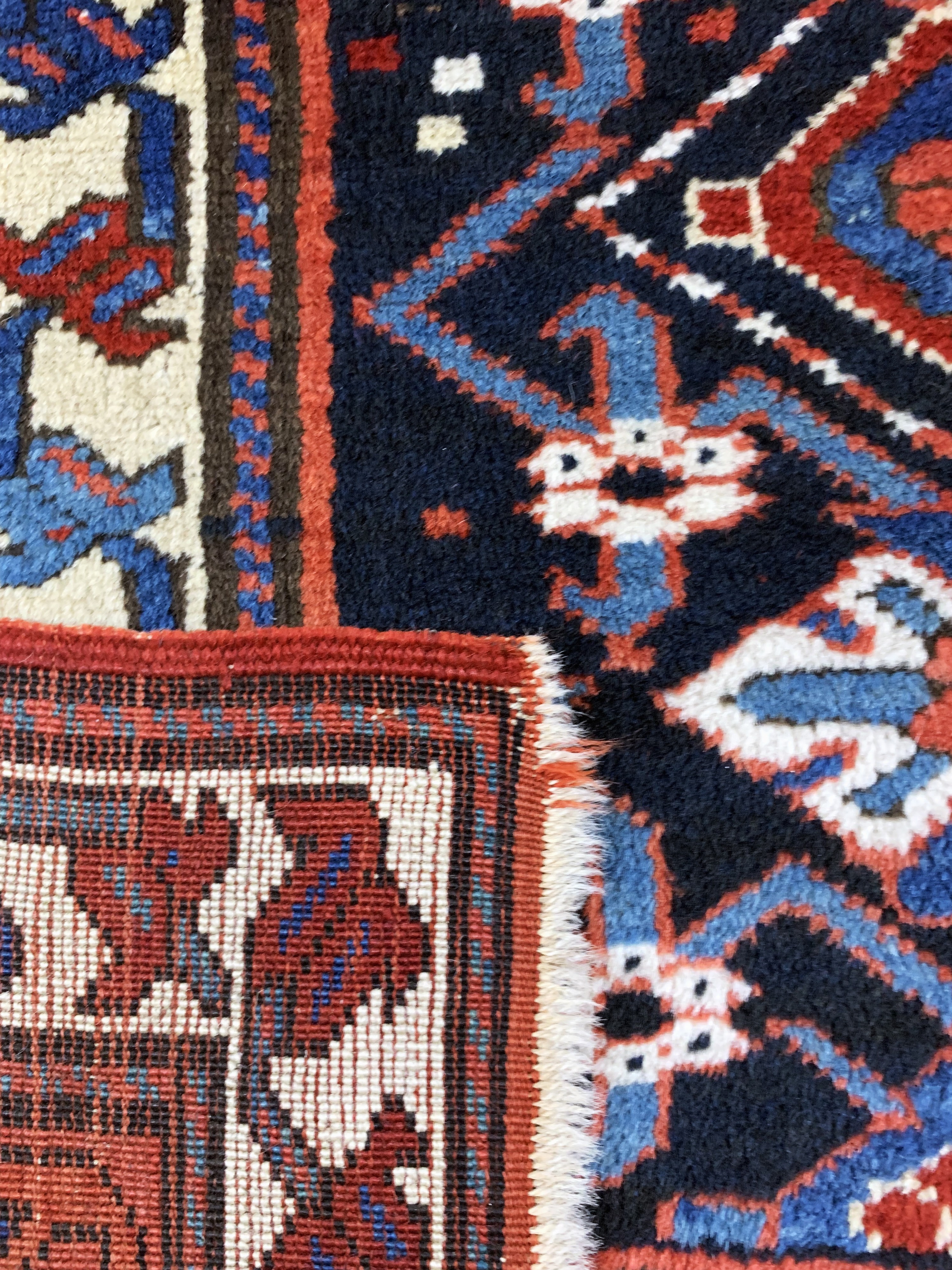 Detail f: Antiker Kazak, Kaukasus, 19.Jhd, Wolle auf Wolle, ca. 255 x 122 cm, EHZ: 2-3, (Trittfalte)