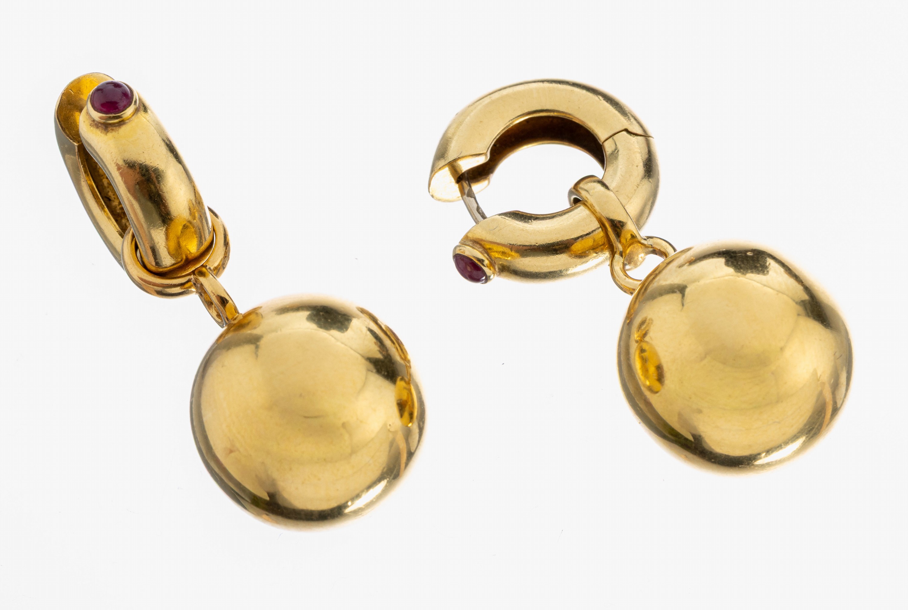 Image 27006181 - Paar 18 kt Gold Rubin-Creolen mit Einhängern, GG 750/000, schlicht, 2 kl. Rubin- ...