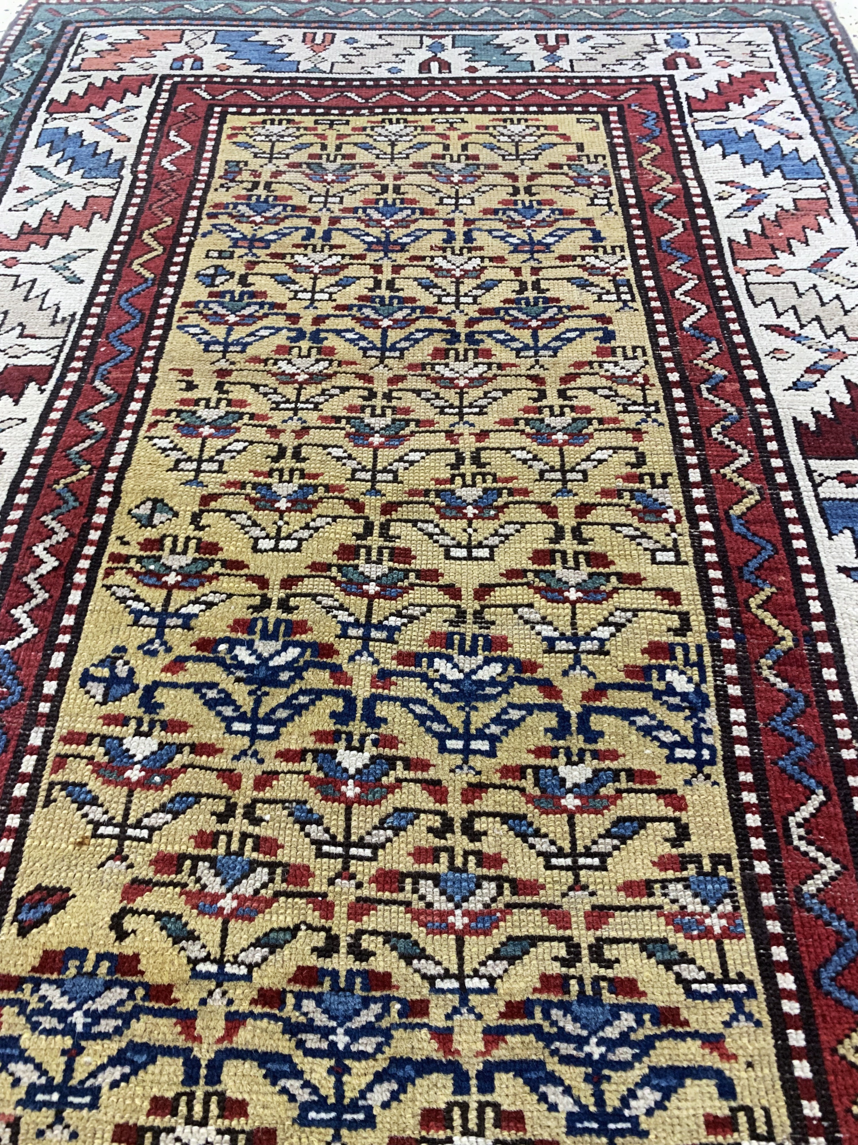 Detail d: Antiker Kazak, Kaukasus, 19.Jhd, Wolle auf Wolle, ca. 234 x 97 cm, EHZ:(gleichmäßig dünn), restauriert