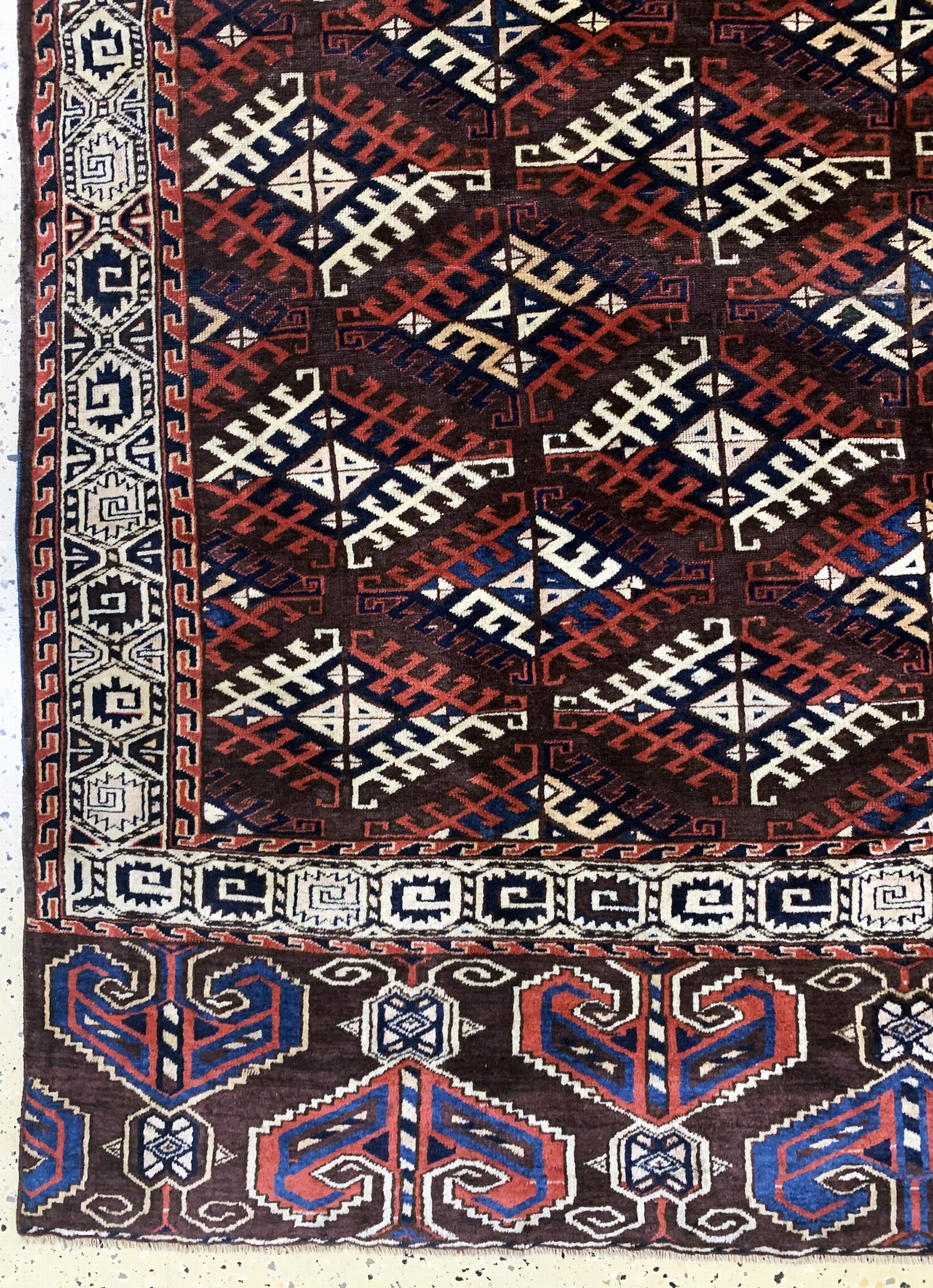 Detail b: Yomud"Hauptteppich"antik, Turkmenistan, 19.Jhd, Wolle auf Wolle, ca. 330 x 202 cm, EHZ: 2-3